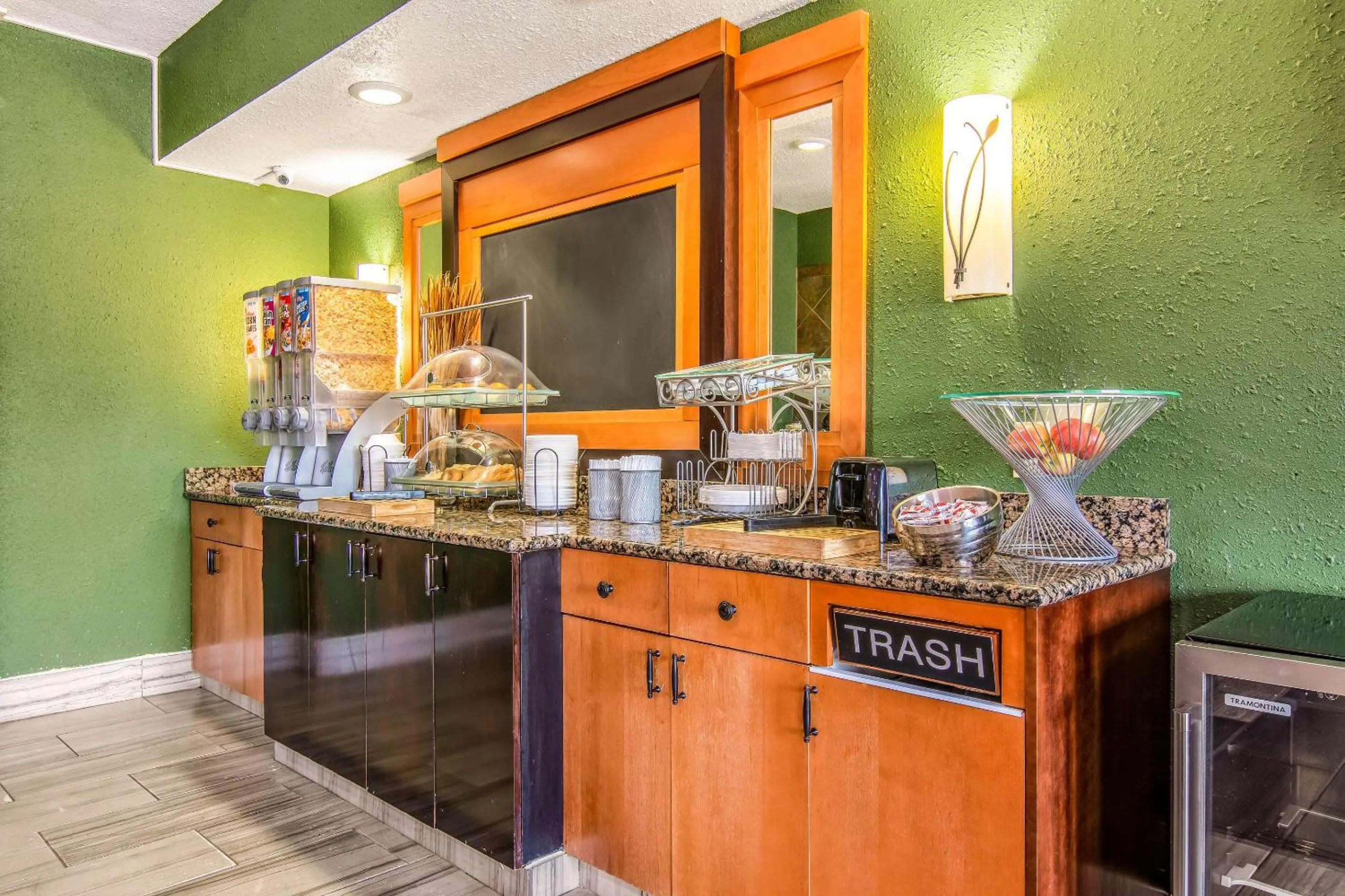 Breakfast in Econo Lodge Topeka at Wanamaker