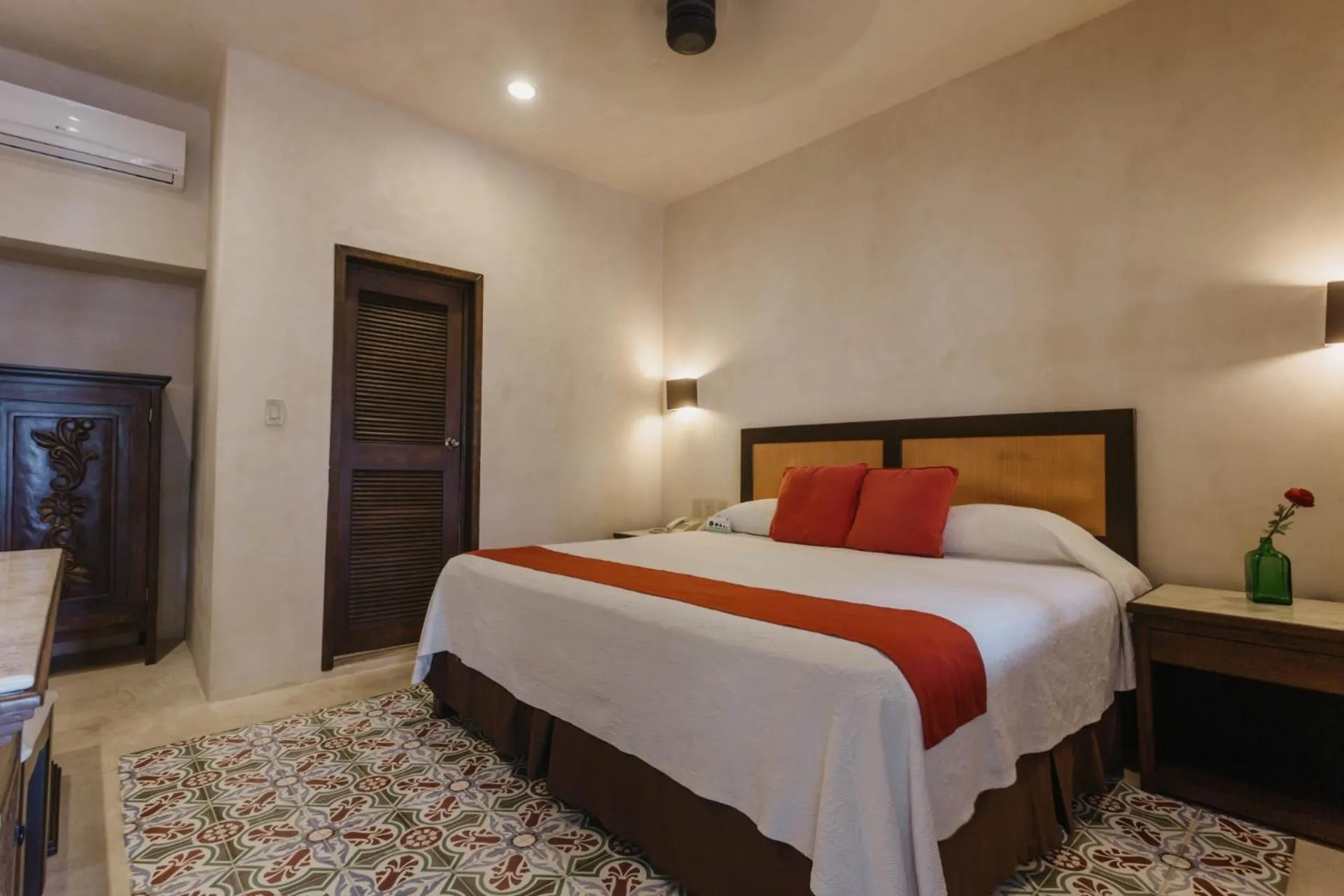 Bed in Hotel Meson del Marques