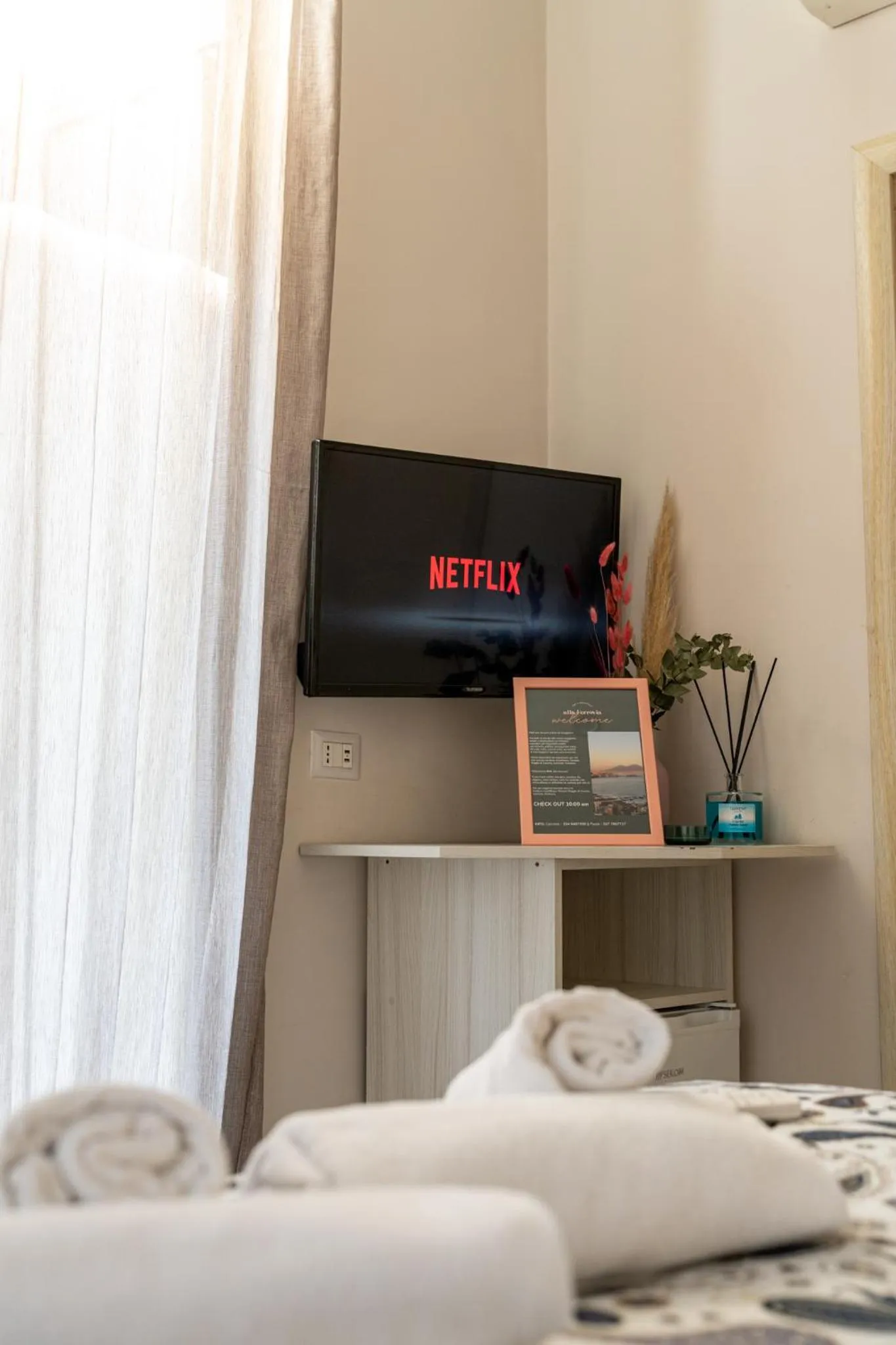 TV and multimedia, Bed in B&B alla Ferrovia