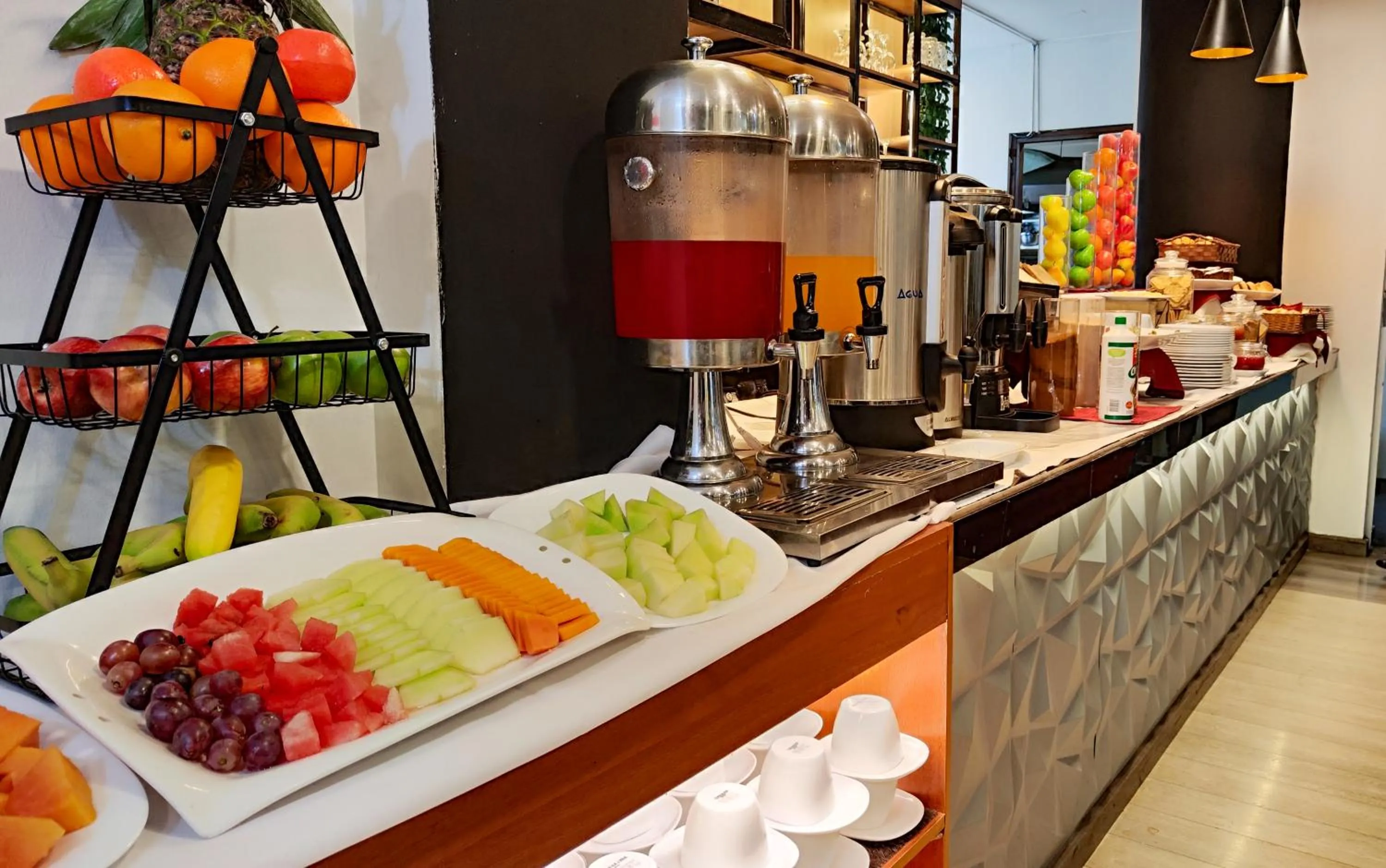 Buffet breakfast in El Rey Palace Hotel