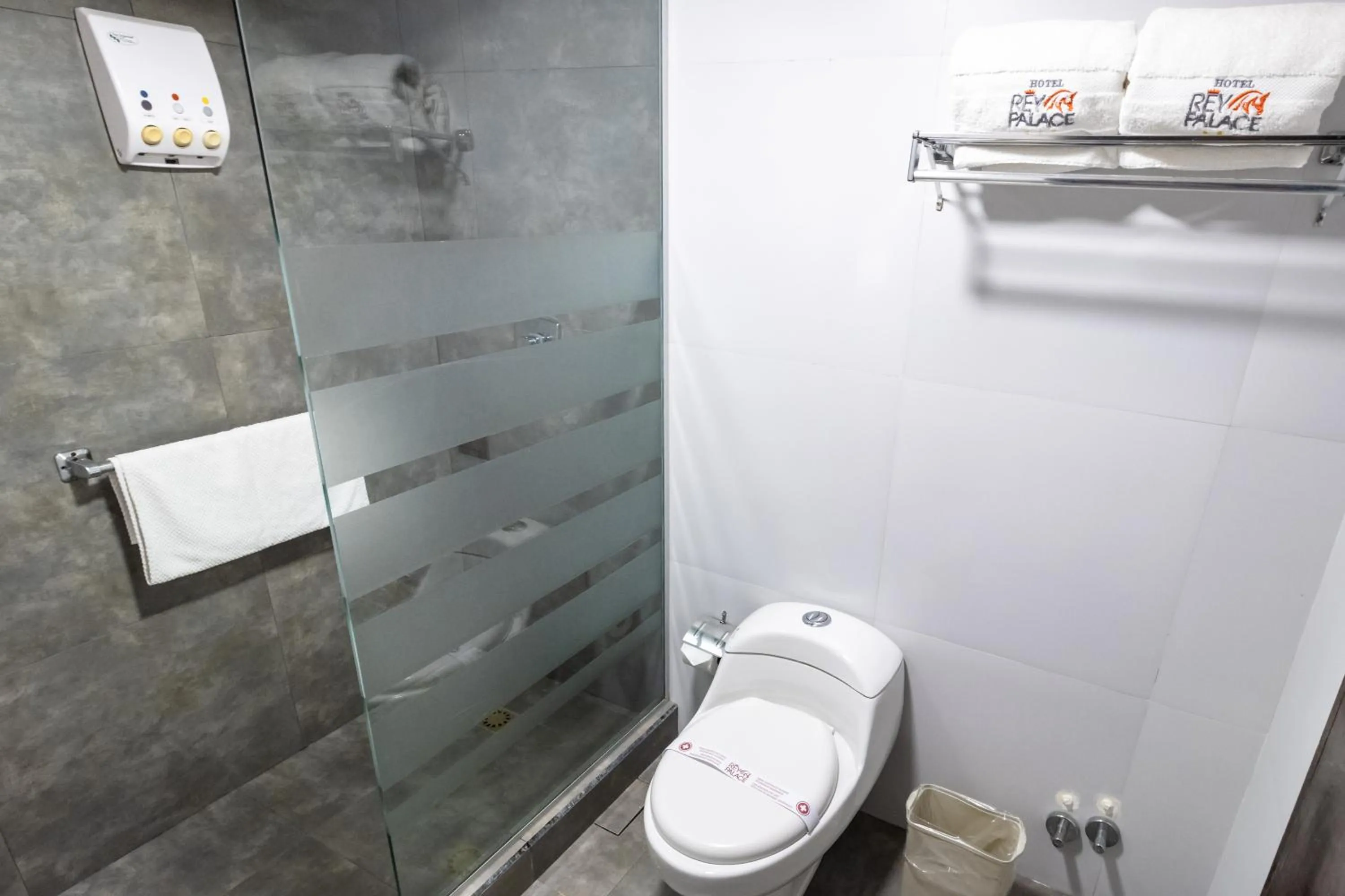 Bathroom in El Rey Palace Hotel