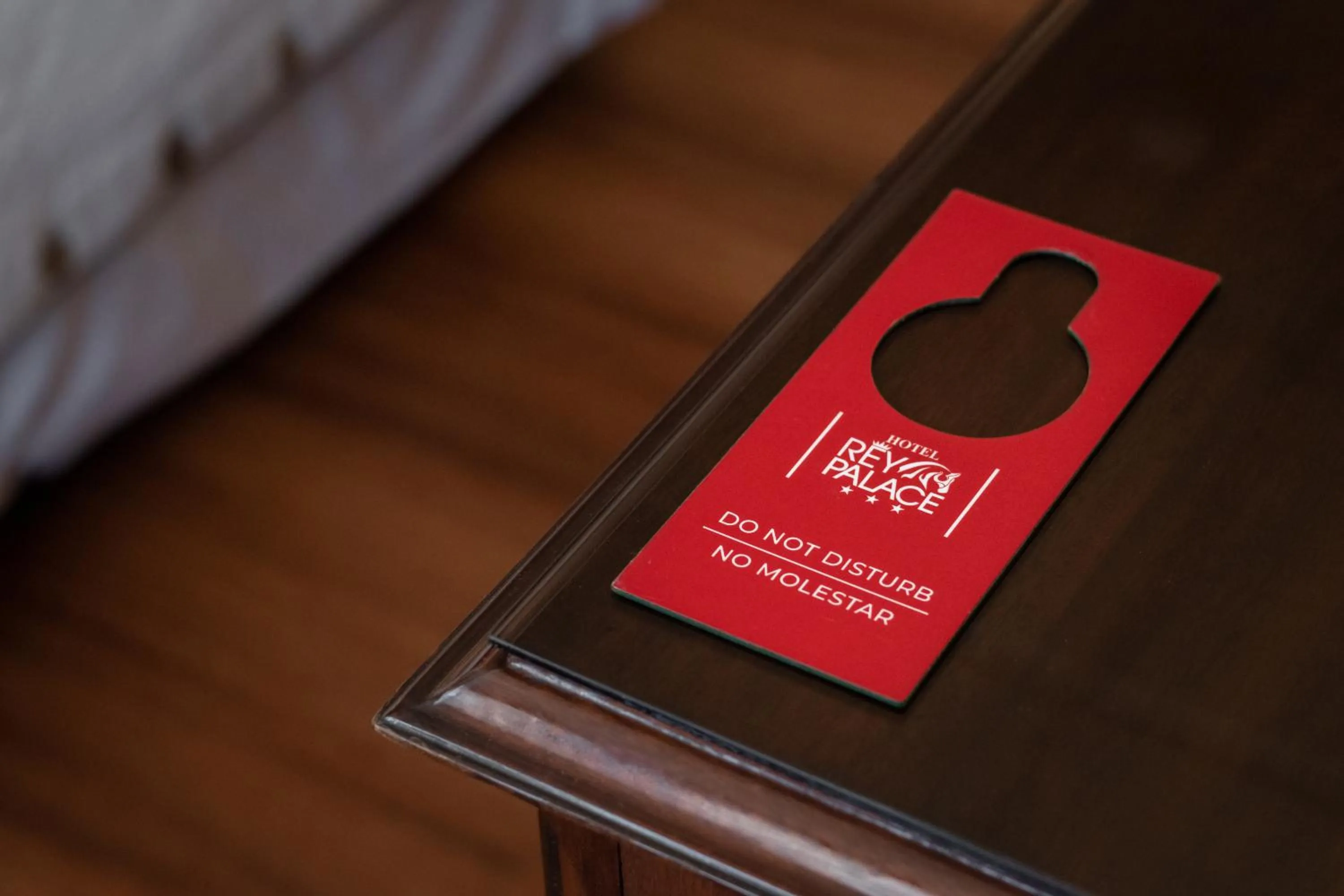 Logo/Certificate/Sign in El Rey Palace Hotel