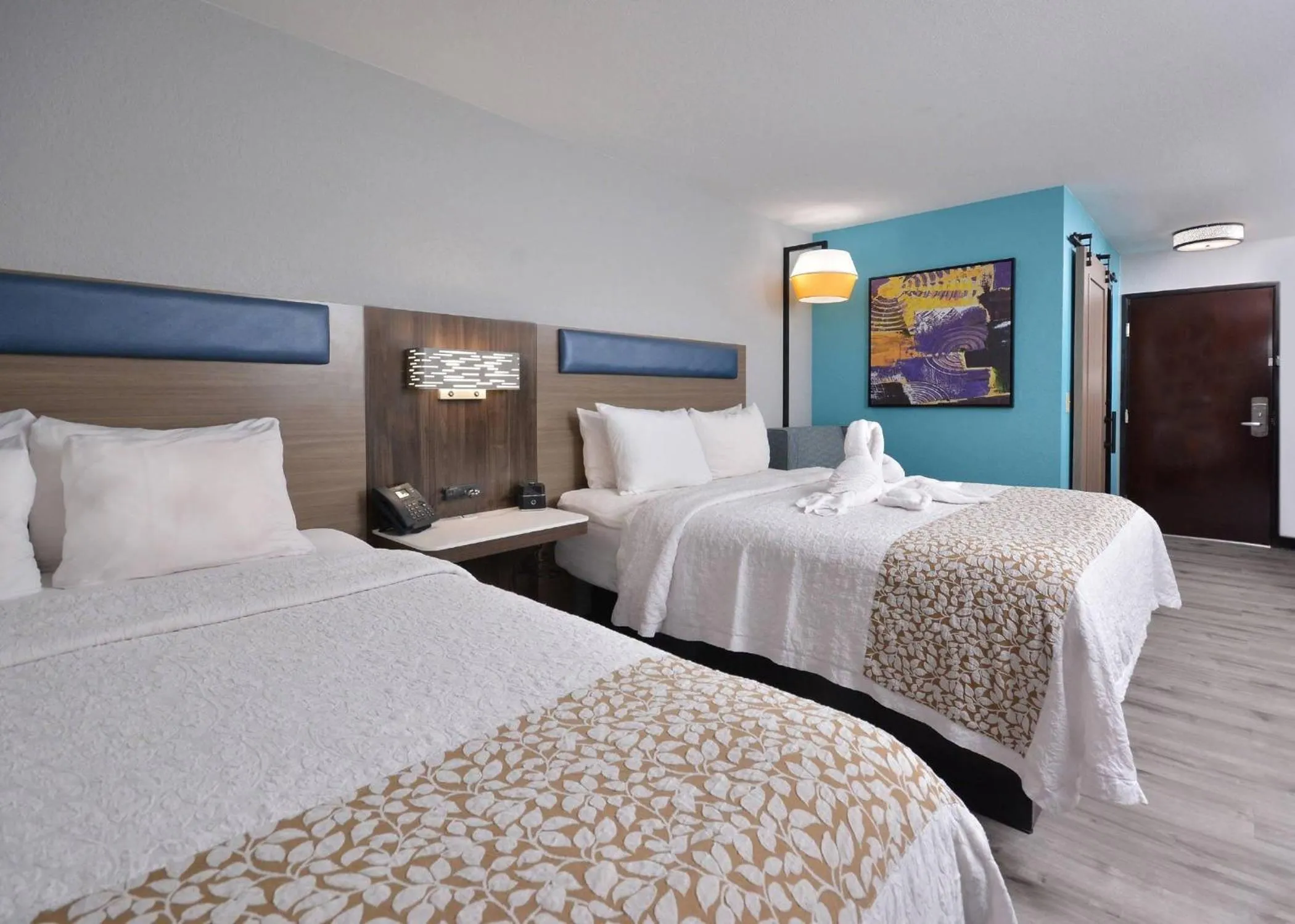 Bedroom, Bed in Brookstone Lodge near Biltmore Village, an Ascend Collection Hotel