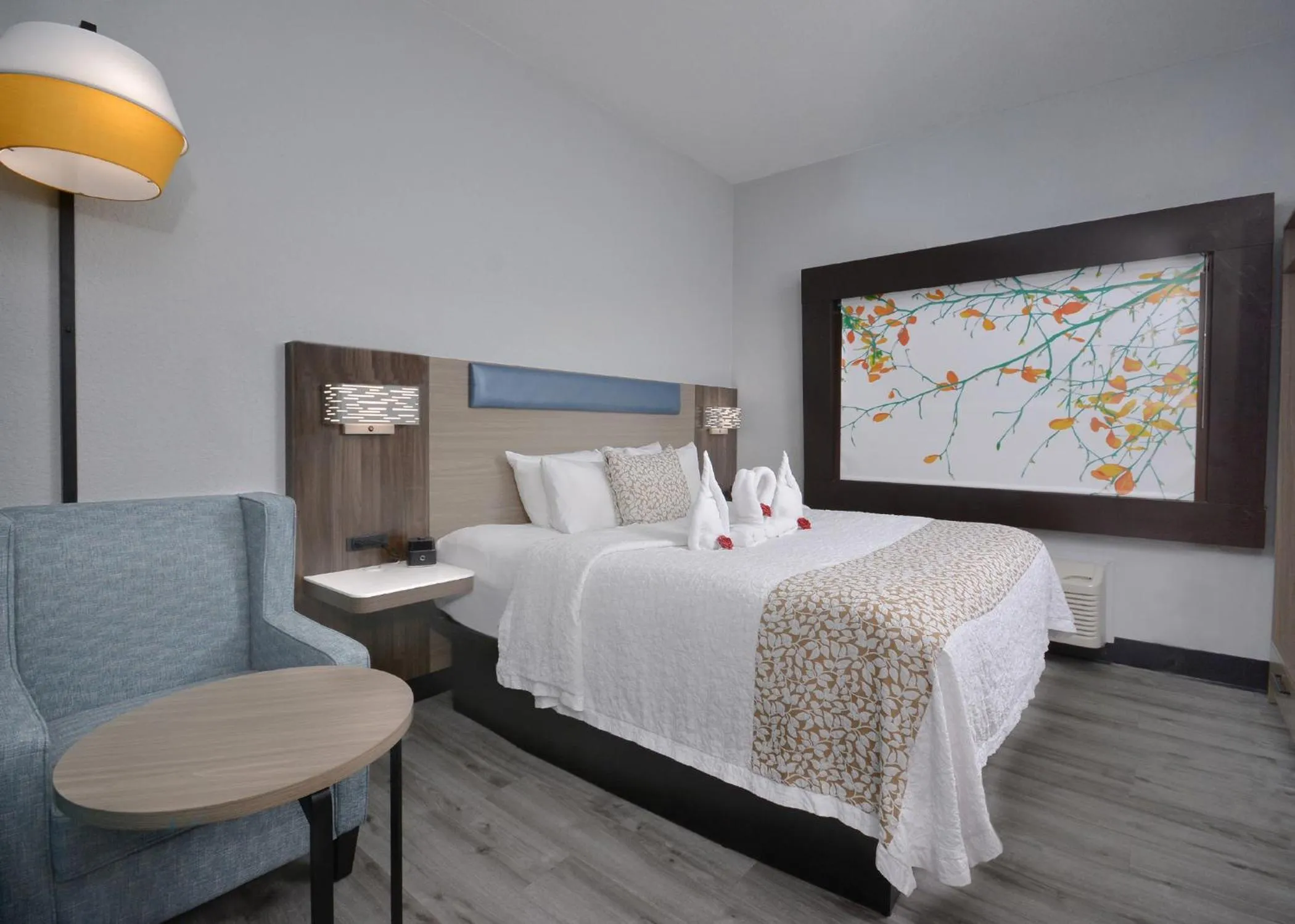 Photo of the whole room, Bed in Brookstone Lodge near Biltmore Village, an Ascend Collection Hotel