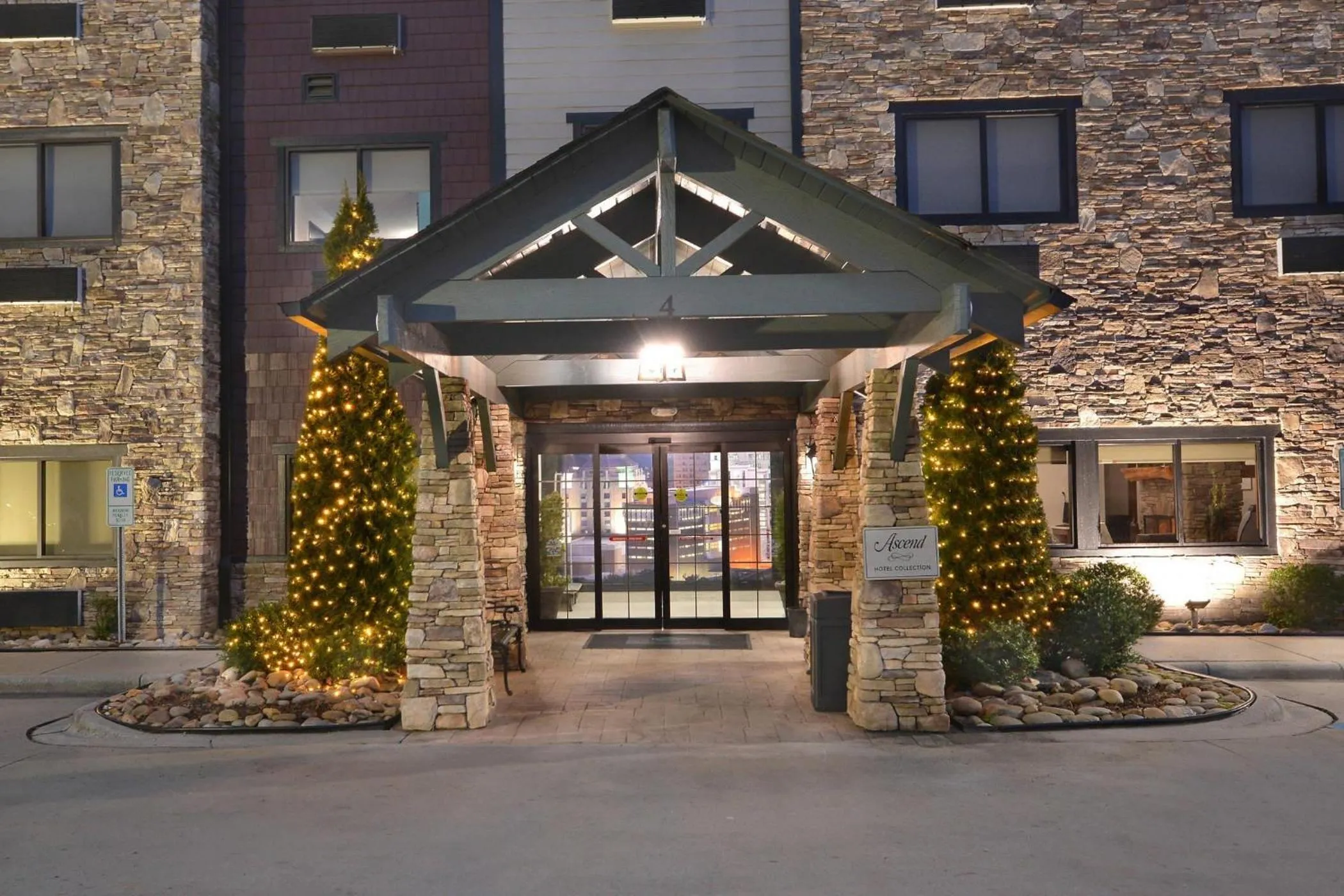 Property building in Brookstone Lodge near Biltmore Village, an Ascend Collection Hotel