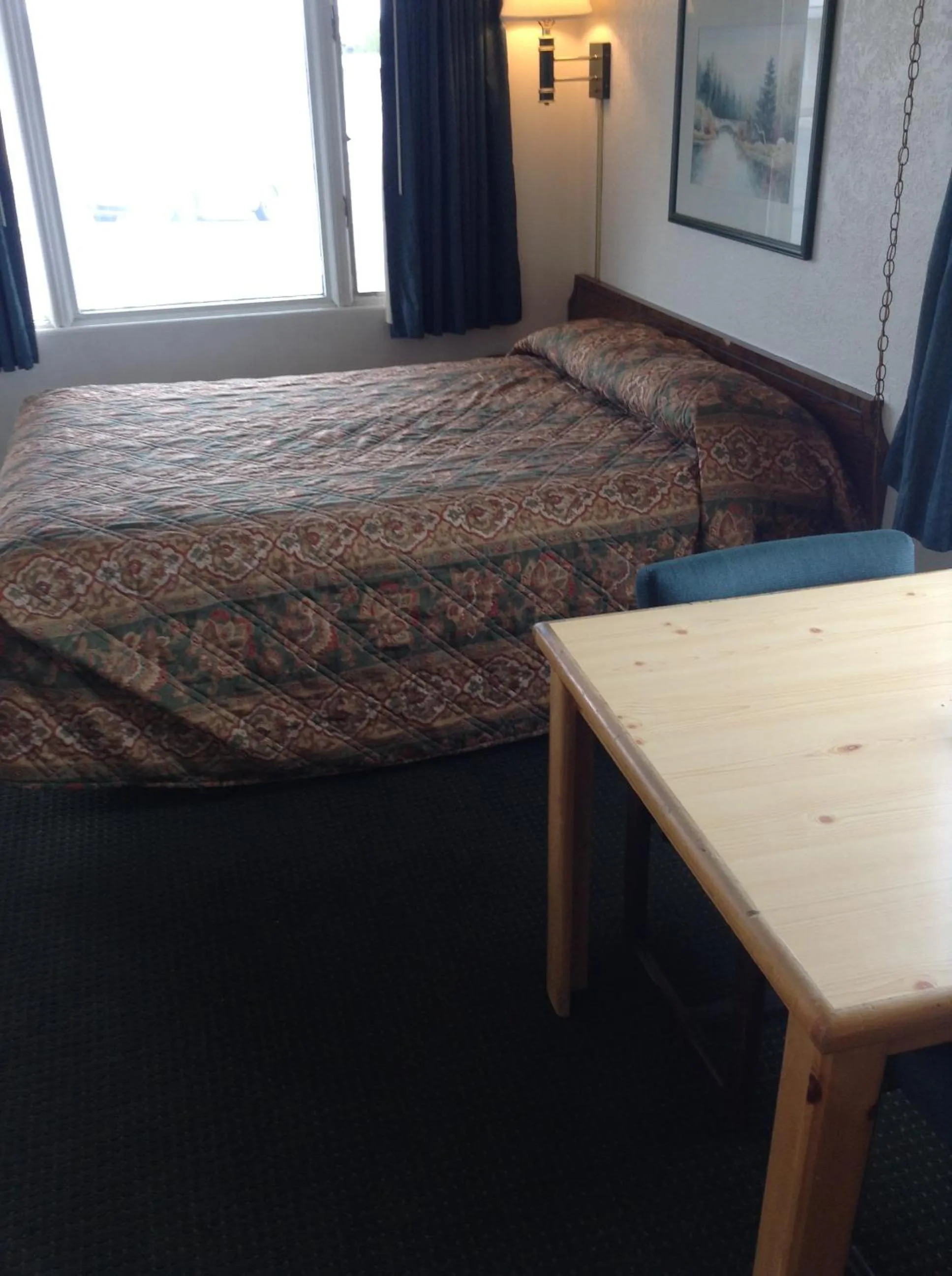 Photo of the whole room, Bed in Plaza Inn