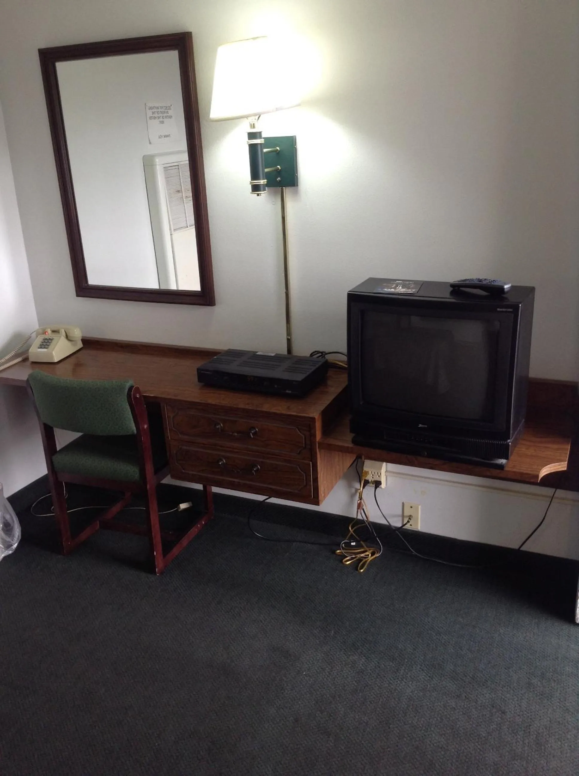 TV and multimedia in Plaza Inn