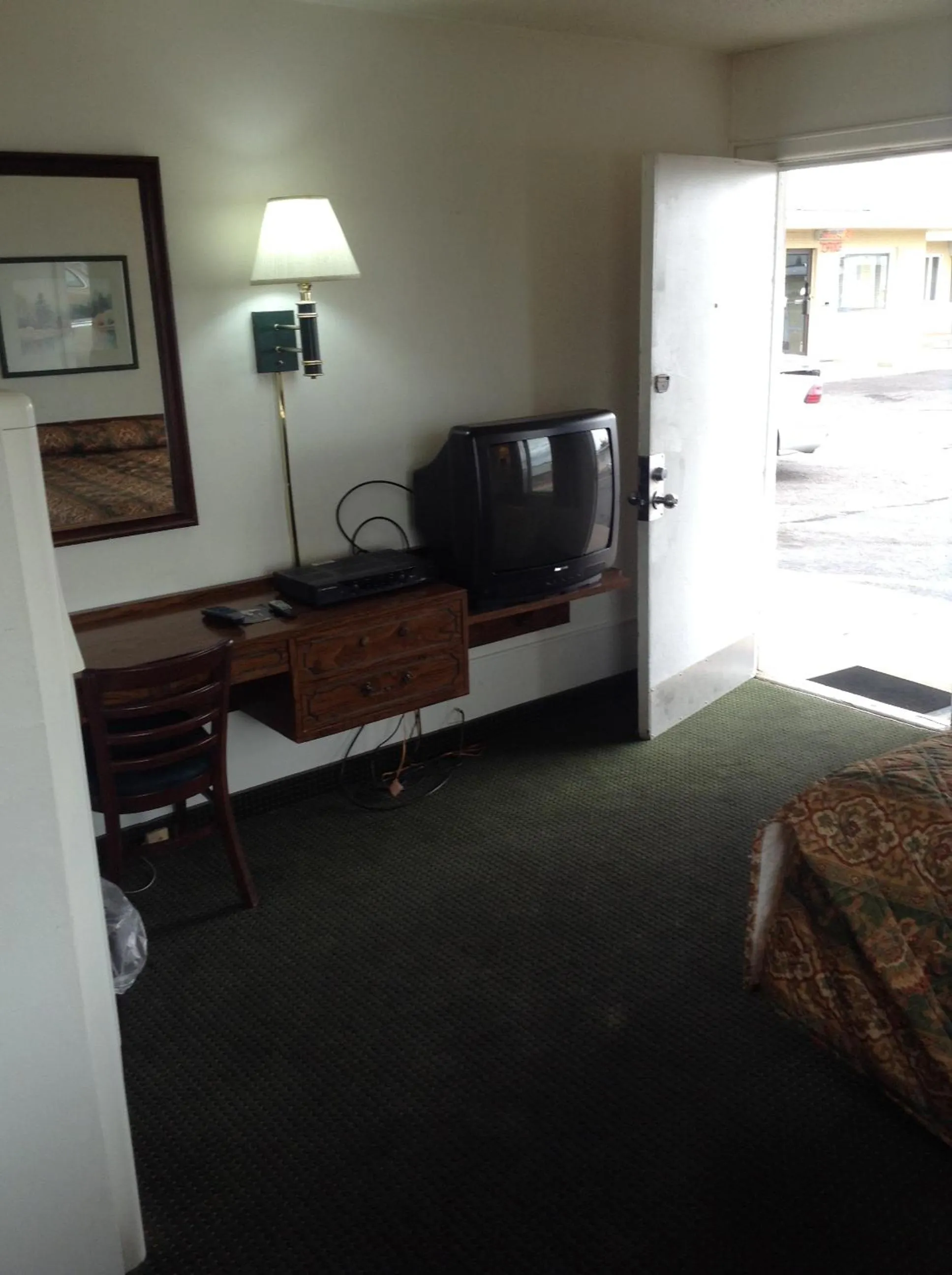 TV and multimedia in Plaza Inn