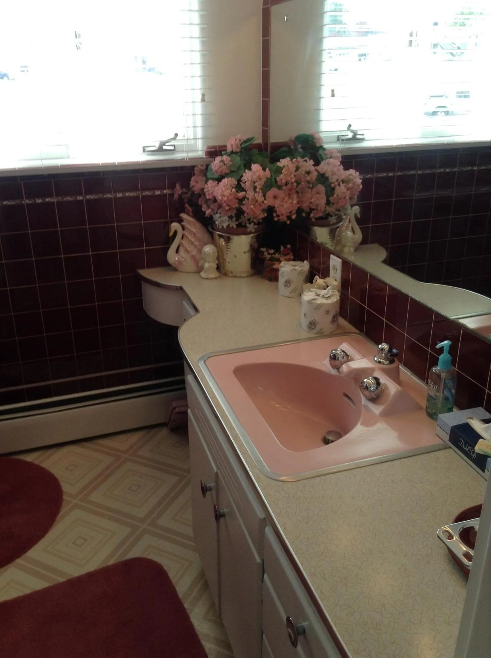 Bathroom in Plaza Inn