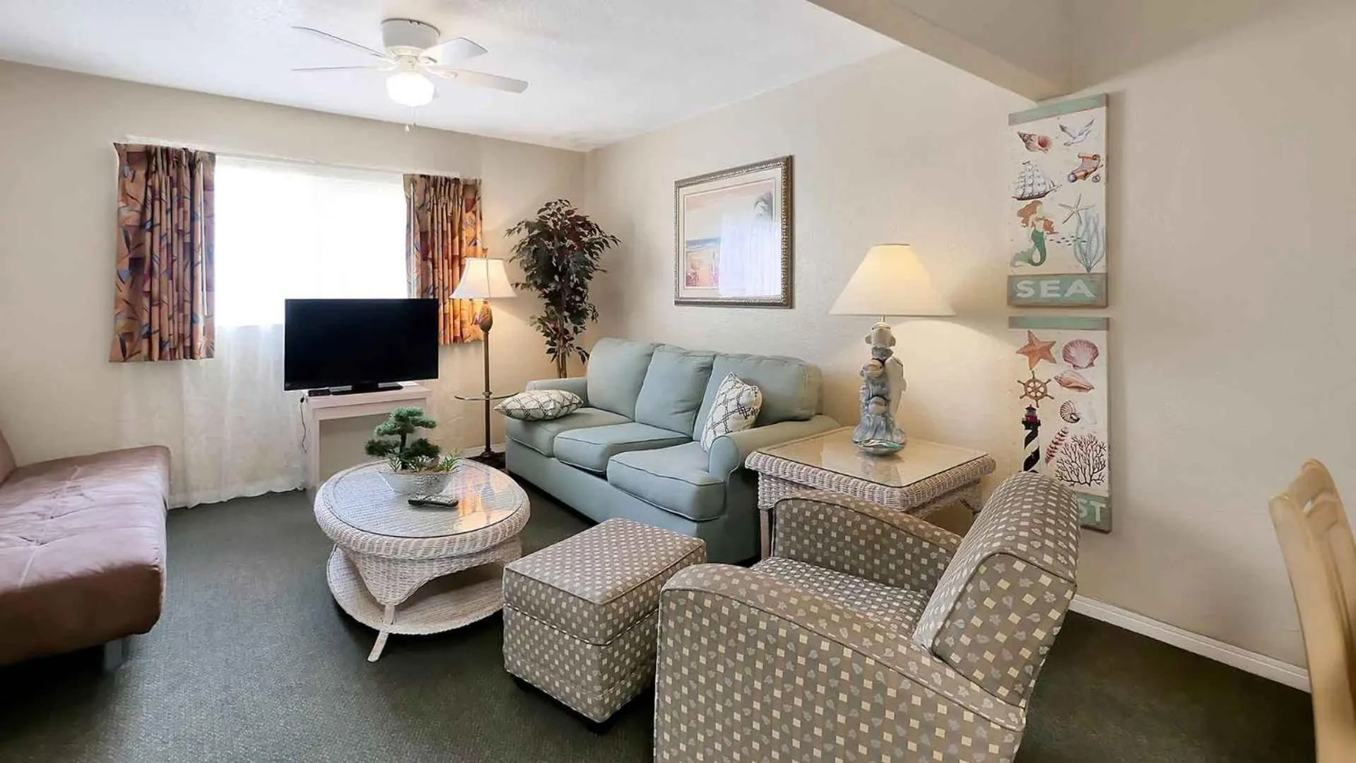 Carlton House Motel and Suites