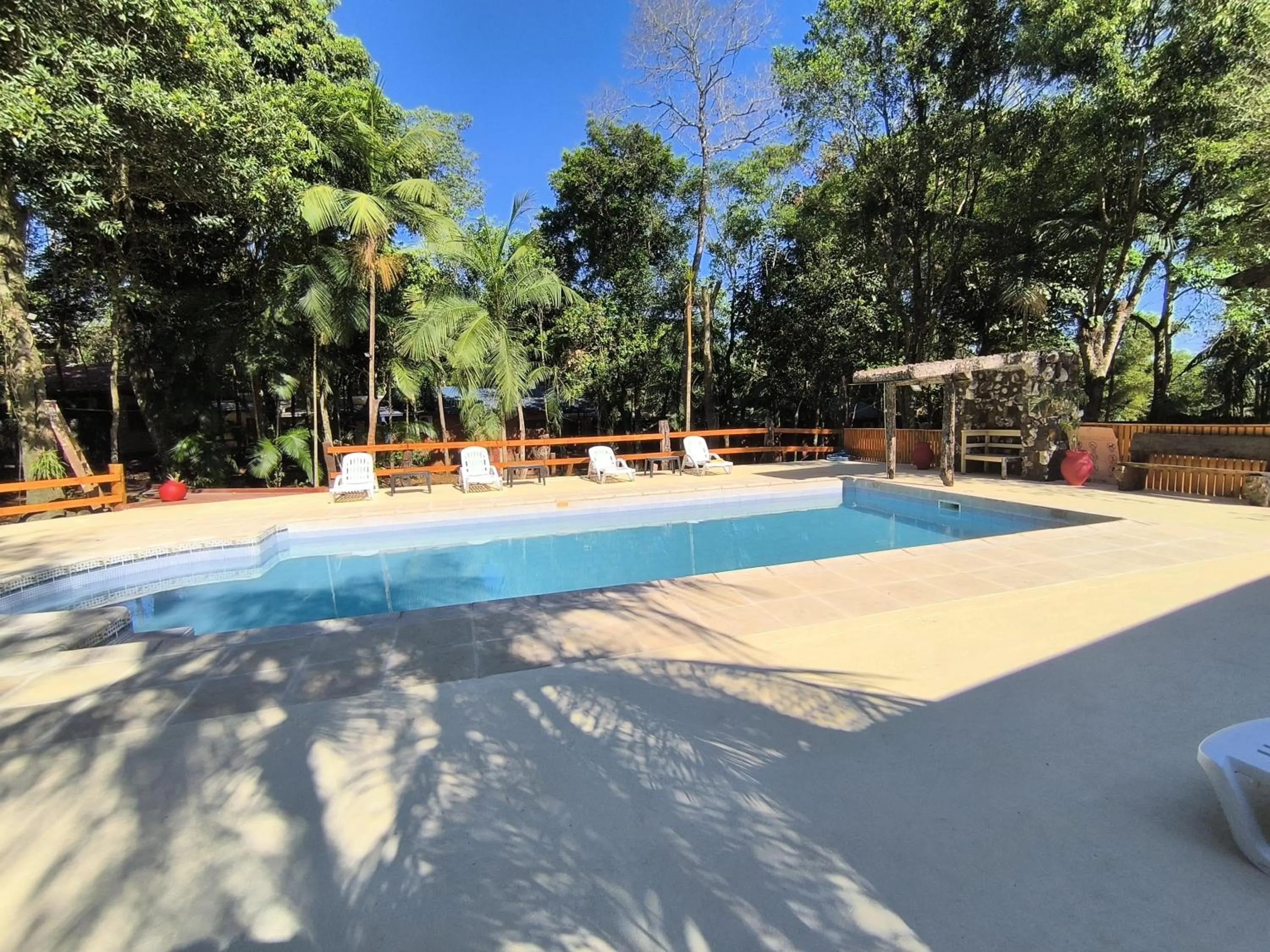 Swimming pool in Palo Rosa Lodge