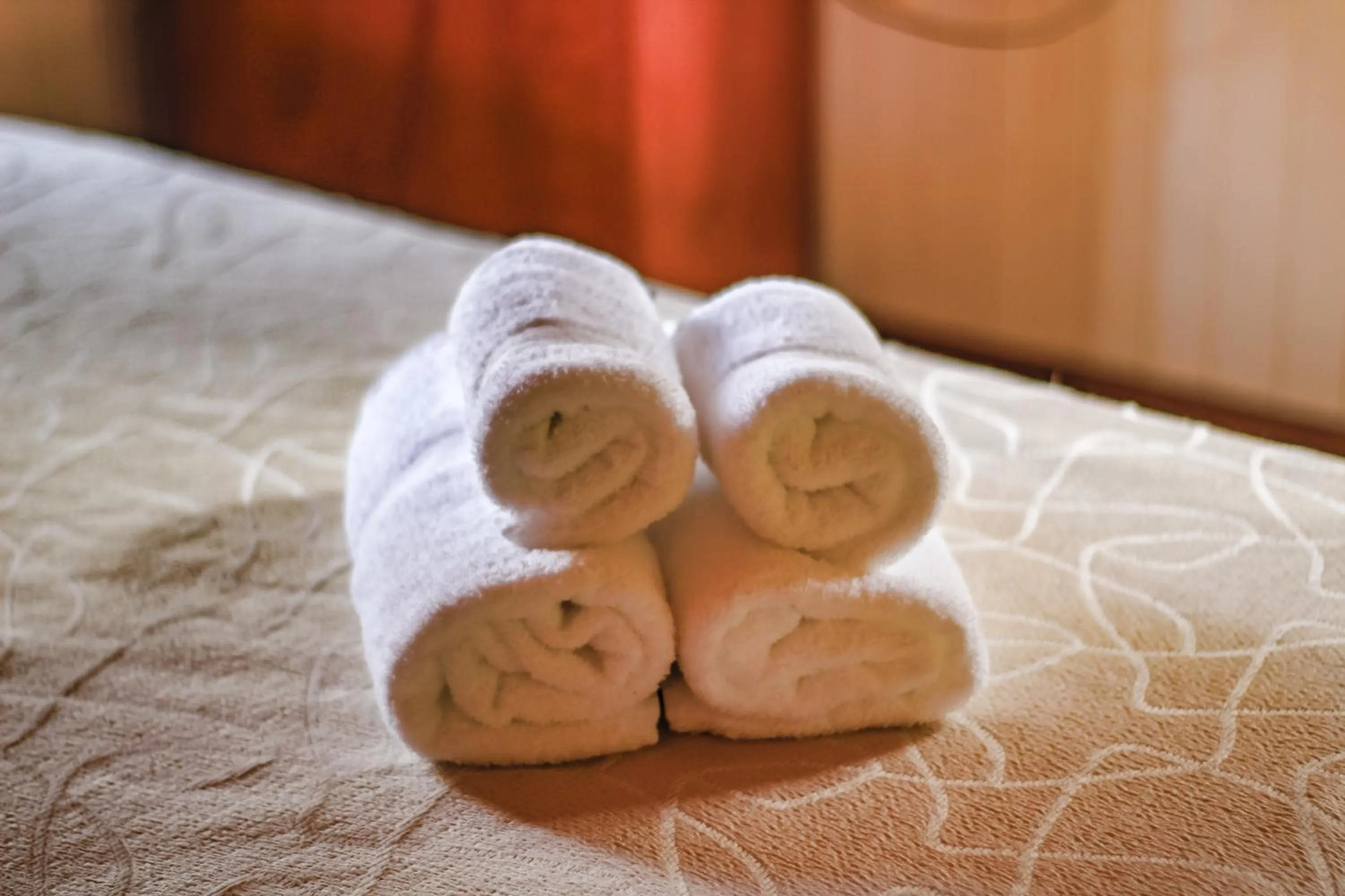 towels, Bed in Palo Rosa Lodge
