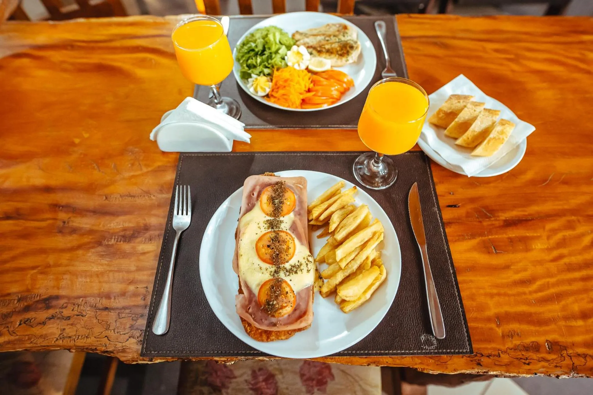 Restaurant/places to eat in Palo Rosa Lodge