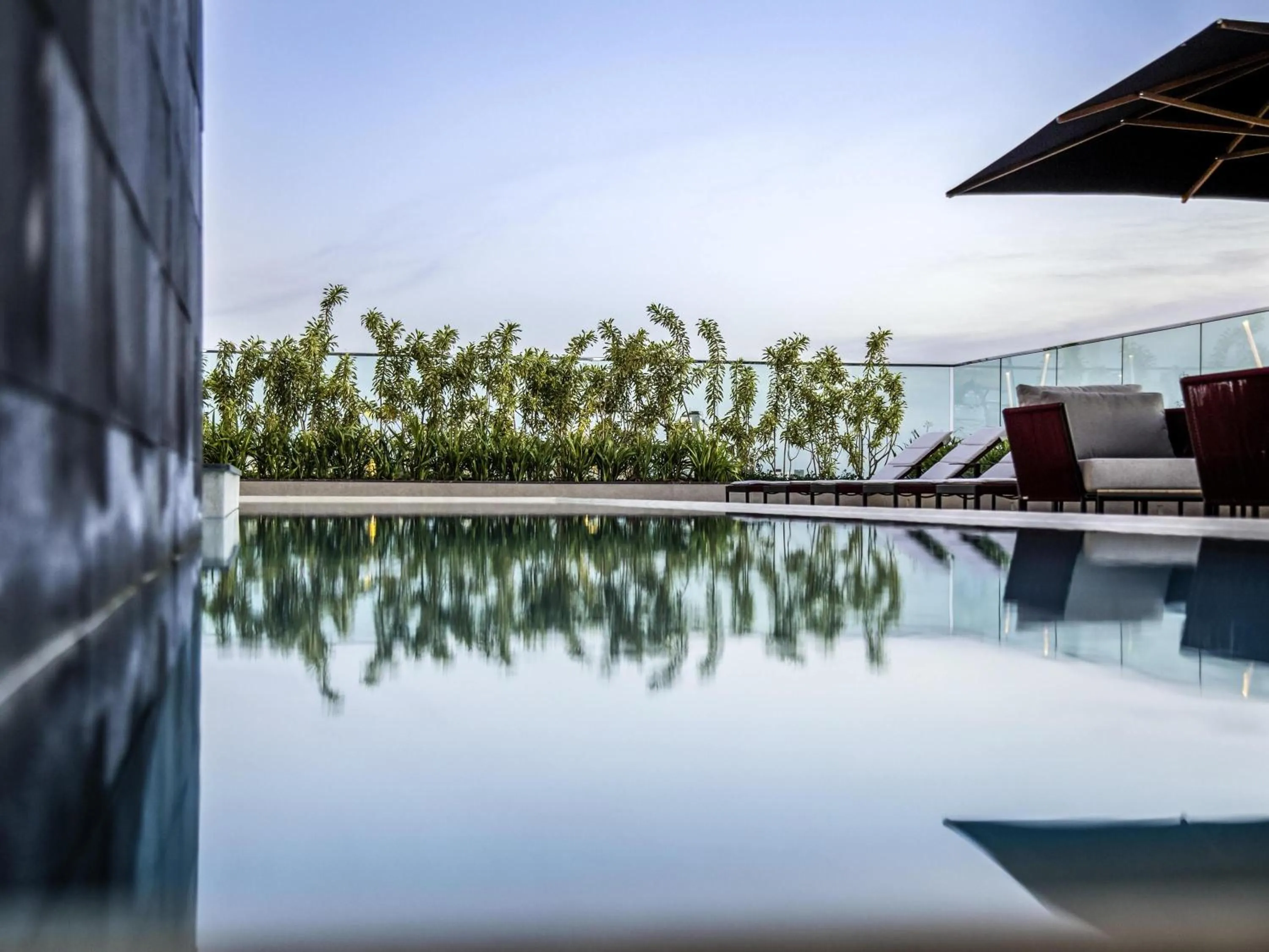 Pool view in Mercure Uberlândia Plaza Shopping