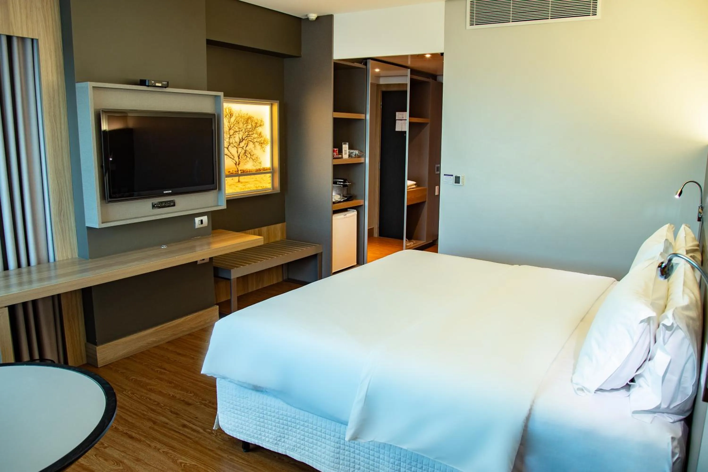 Photo of the whole room, Bed in Mercure Uberlândia Plaza Shopping