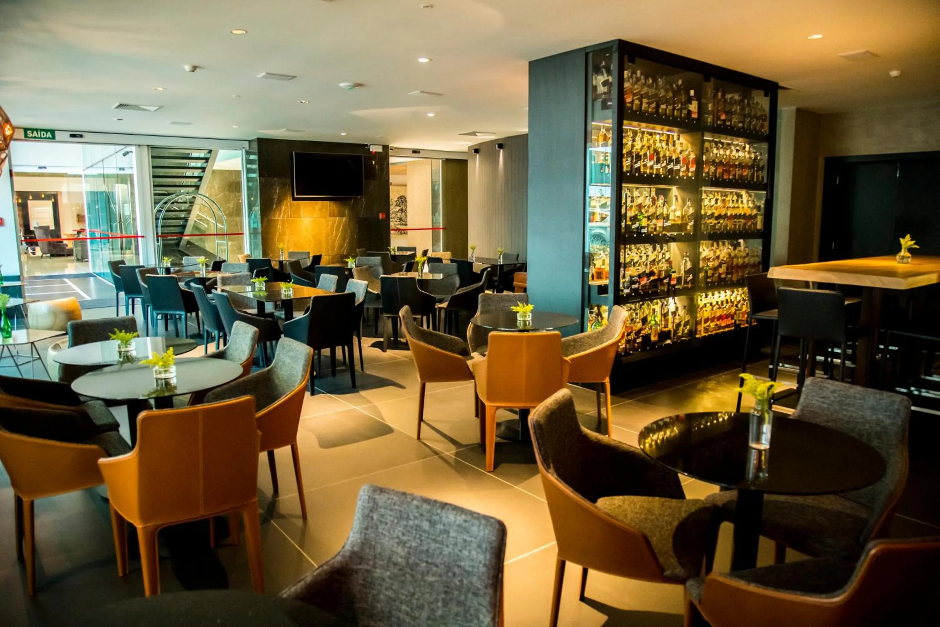 Restaurant/places to eat in Mercure Uberlândia Plaza Shopping