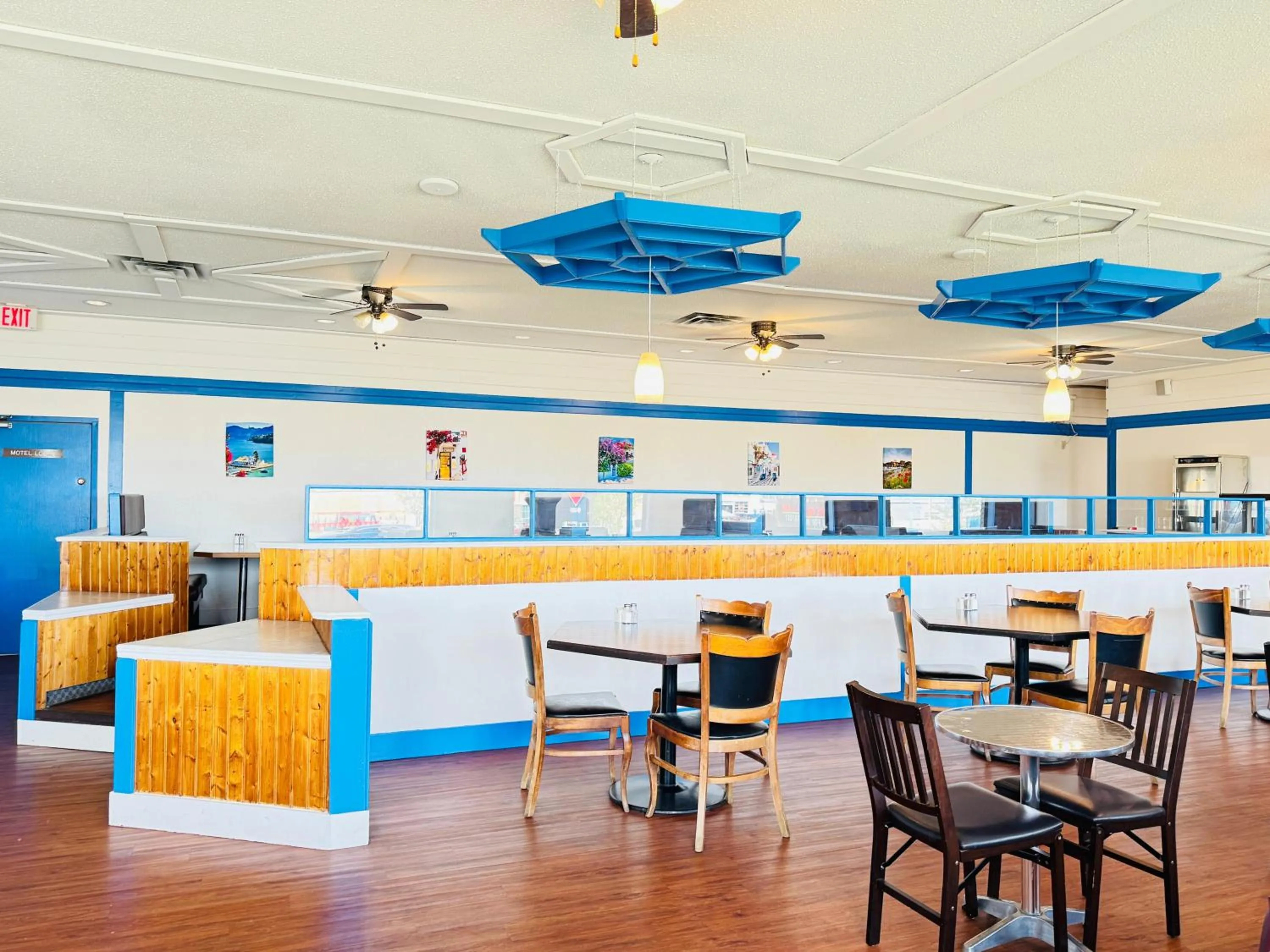 Restaurant/places to eat in Ramada by Wyndham Dawson Creek