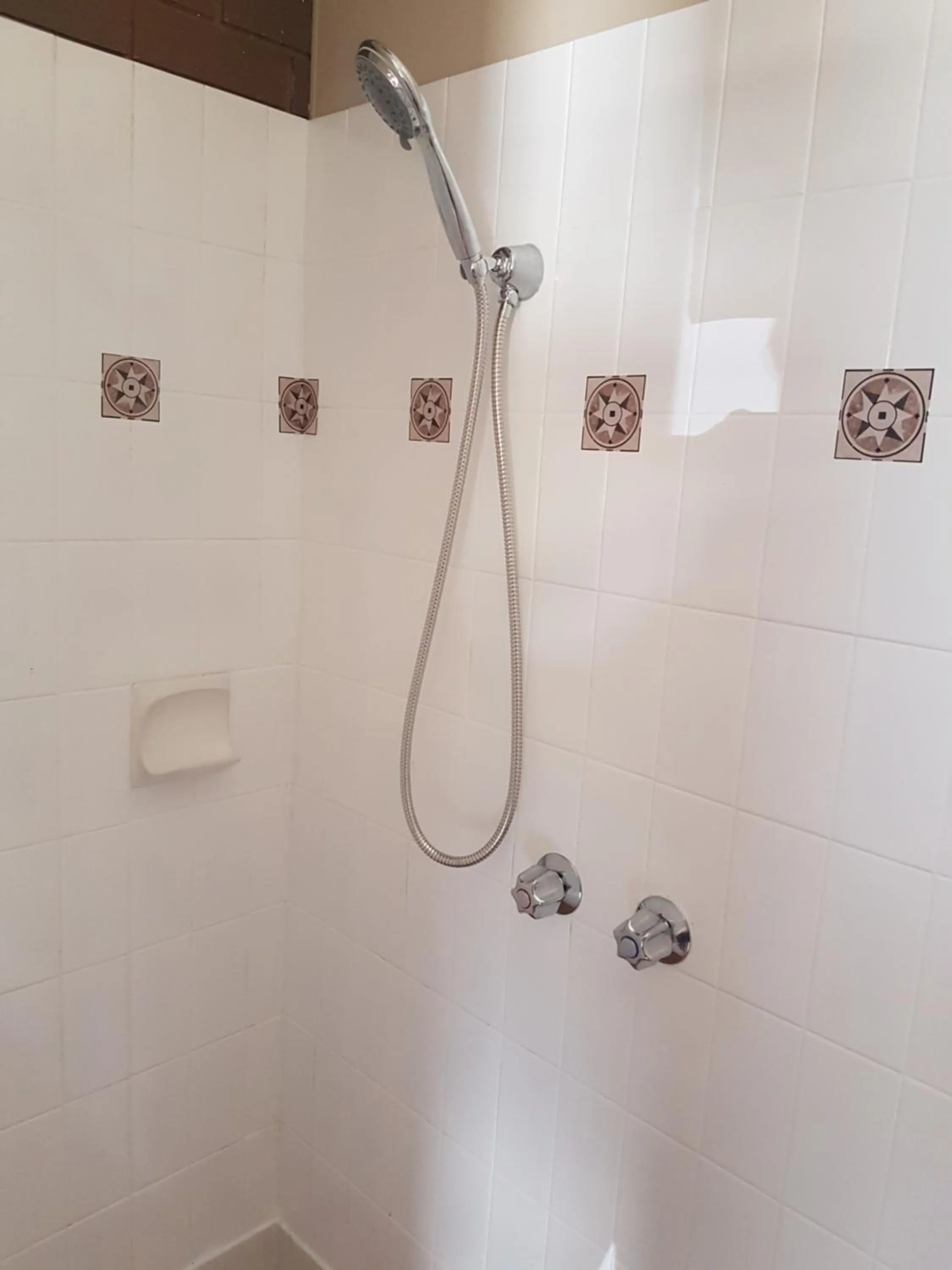 Bathroom in Barooga Country Inn Motel