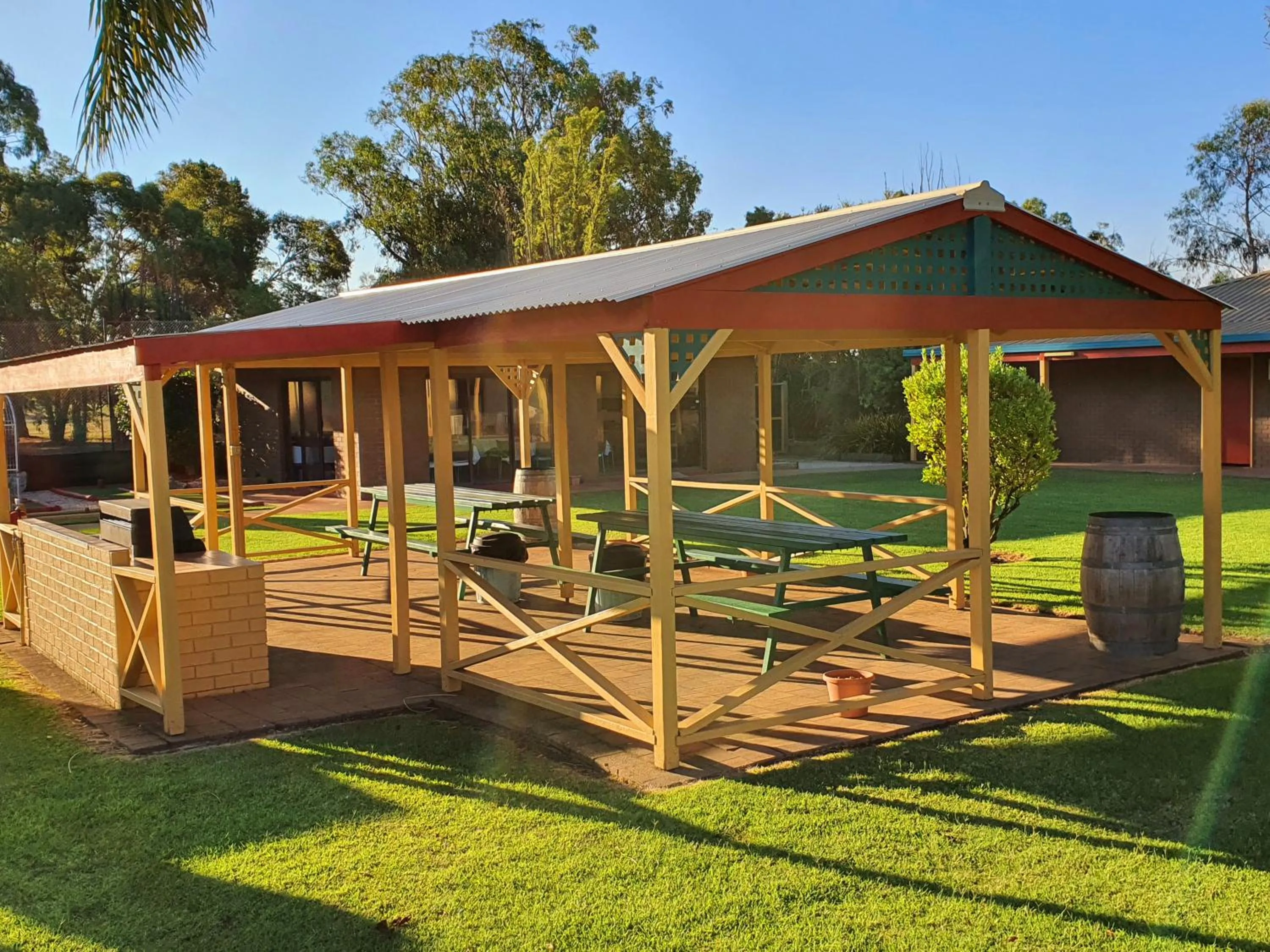 BBQ facilities in Barooga Country Inn Motel