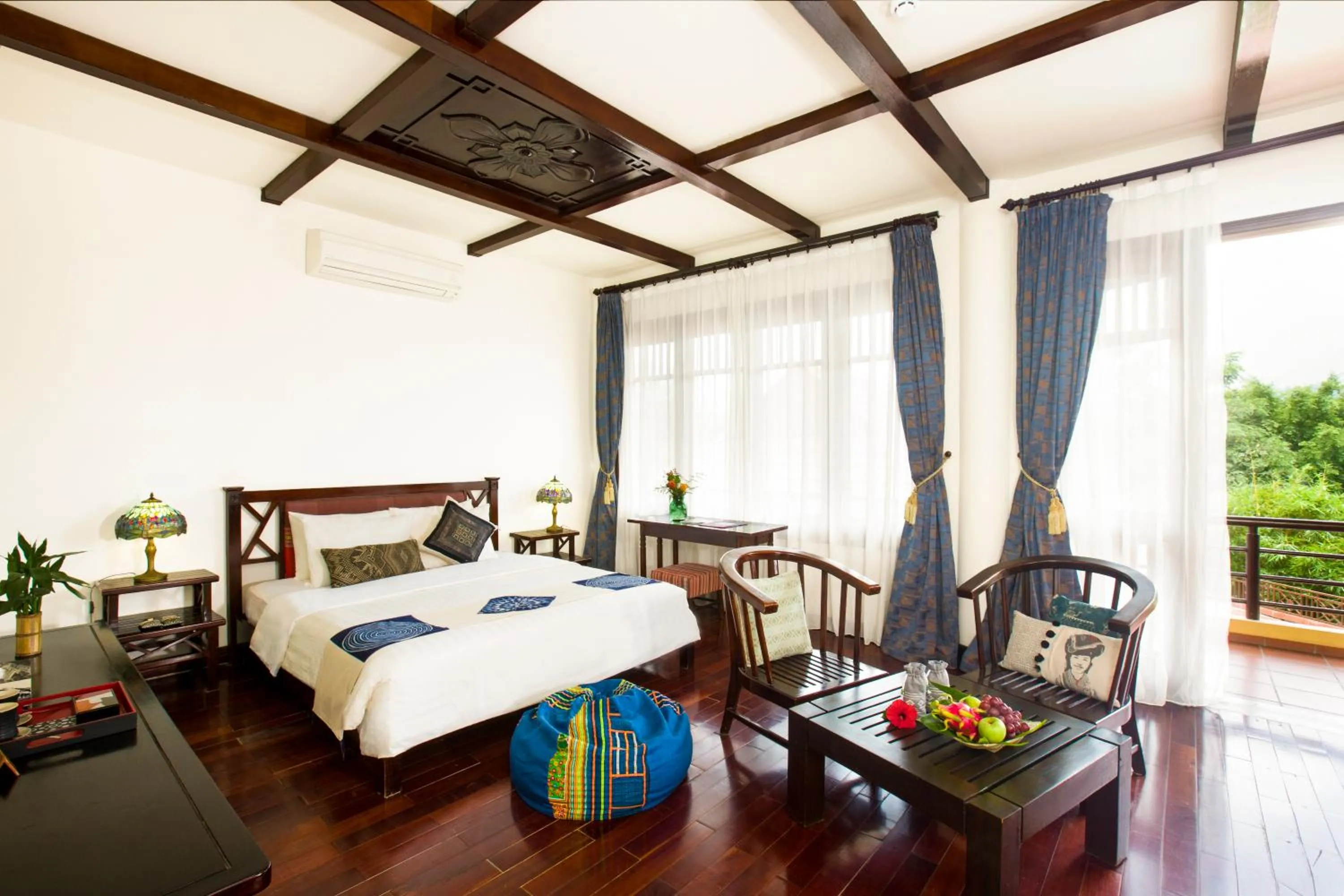 Photo of the whole room, Bed in Mai Chau Lodge