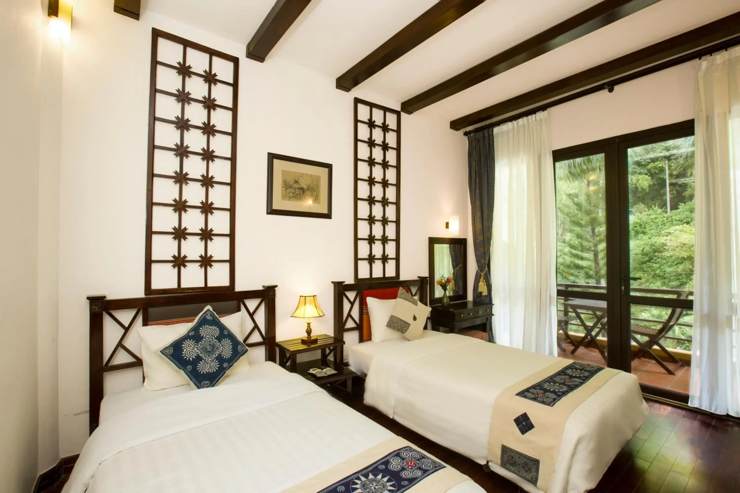 Deluxe Twin Room with Mountain View in Mai Chau Lodge Deluxe Twin Room with Mountain View in Mai Chau Lodge