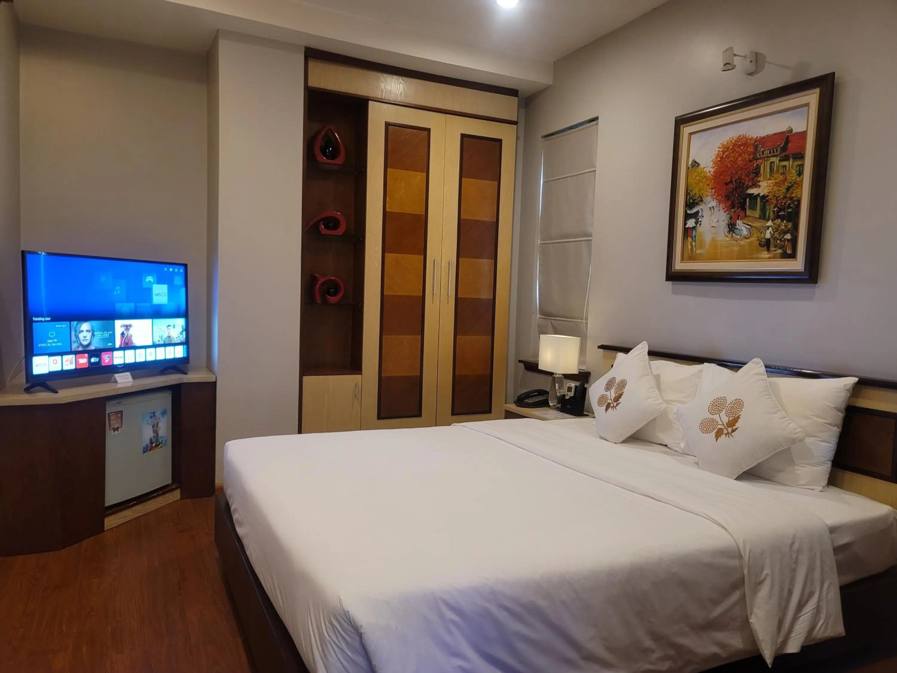 Photo of the whole room, Bed in Luxeden Hotel Hanoi