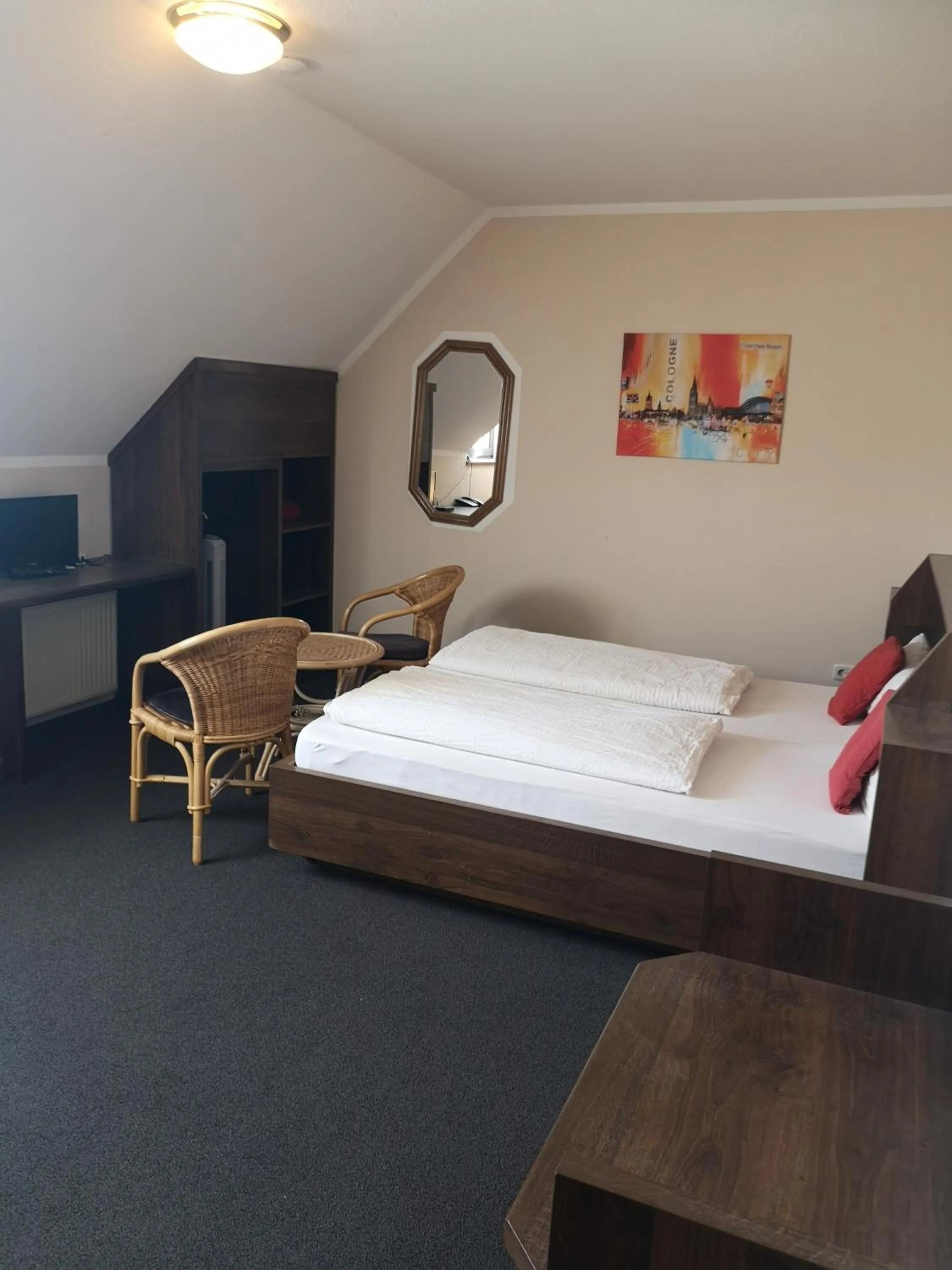 Bed in Hotel Köln-Bonn