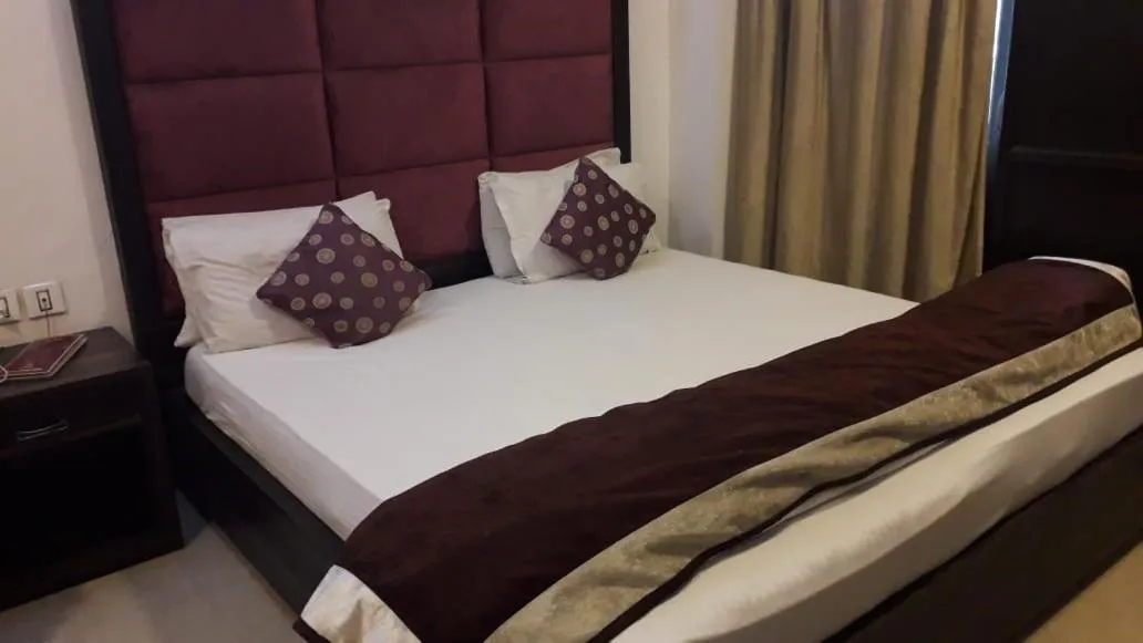 Photo of the whole room, Bed in Solo Victoria Hotel