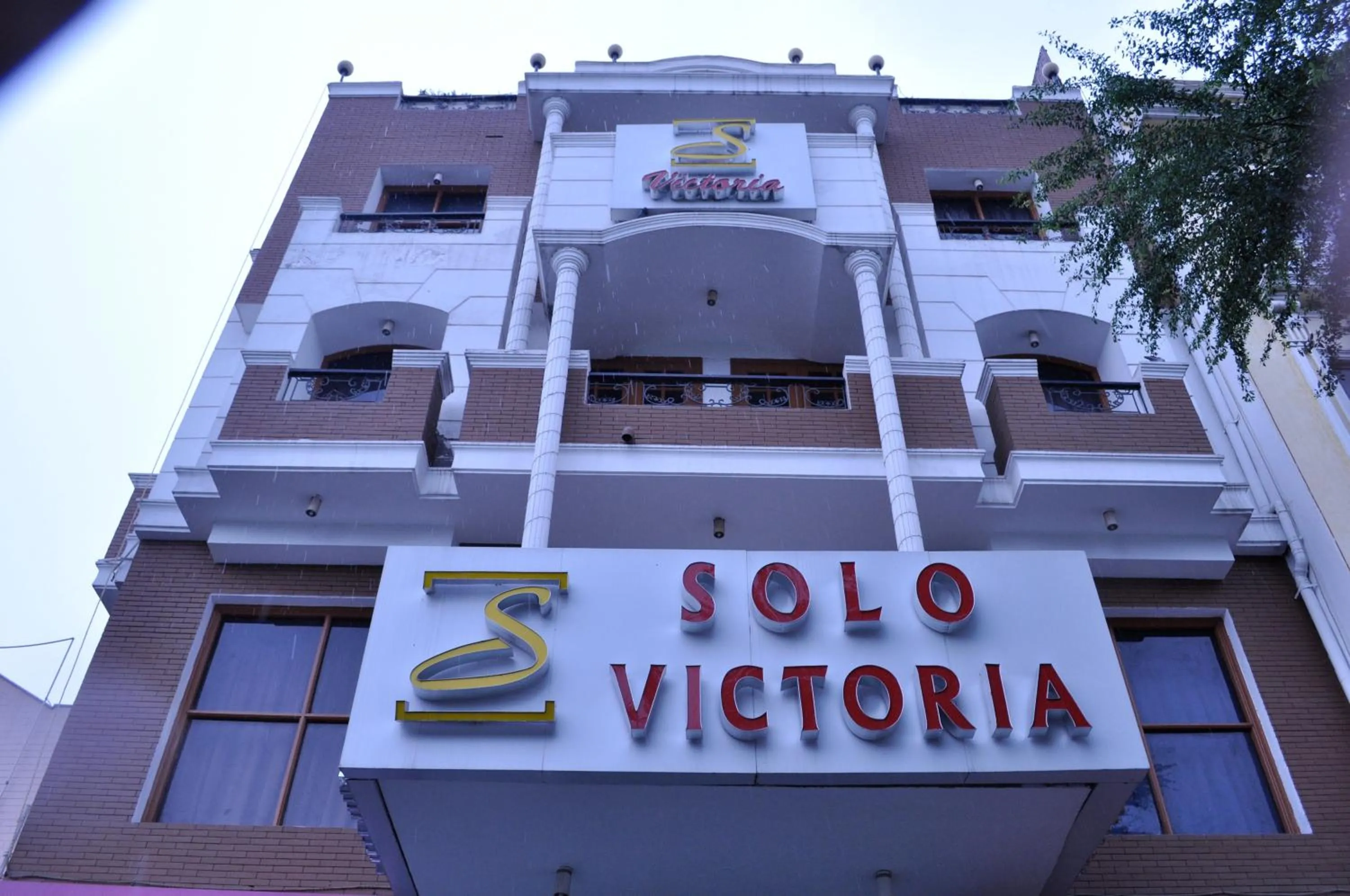 Property building in Solo Victoria Hotel