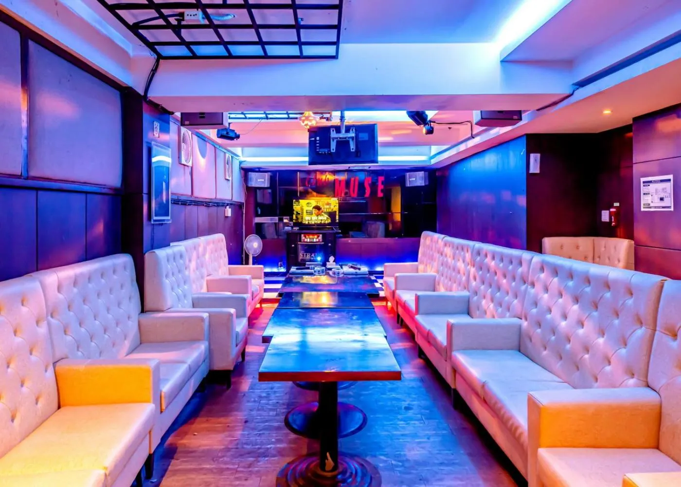 Property building in Dyne Oceano Hotel