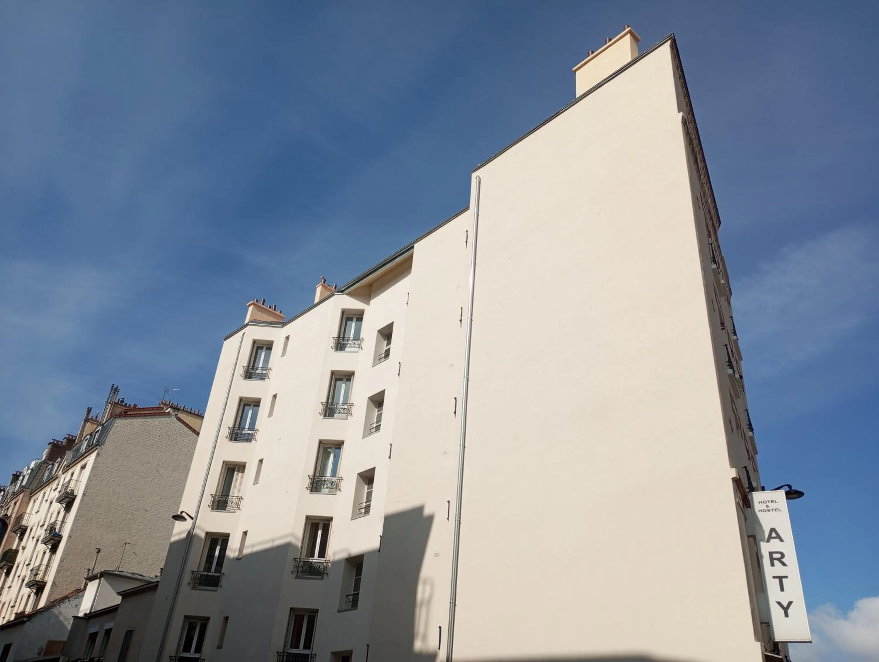 Arty Paris Porte de Versailles by River