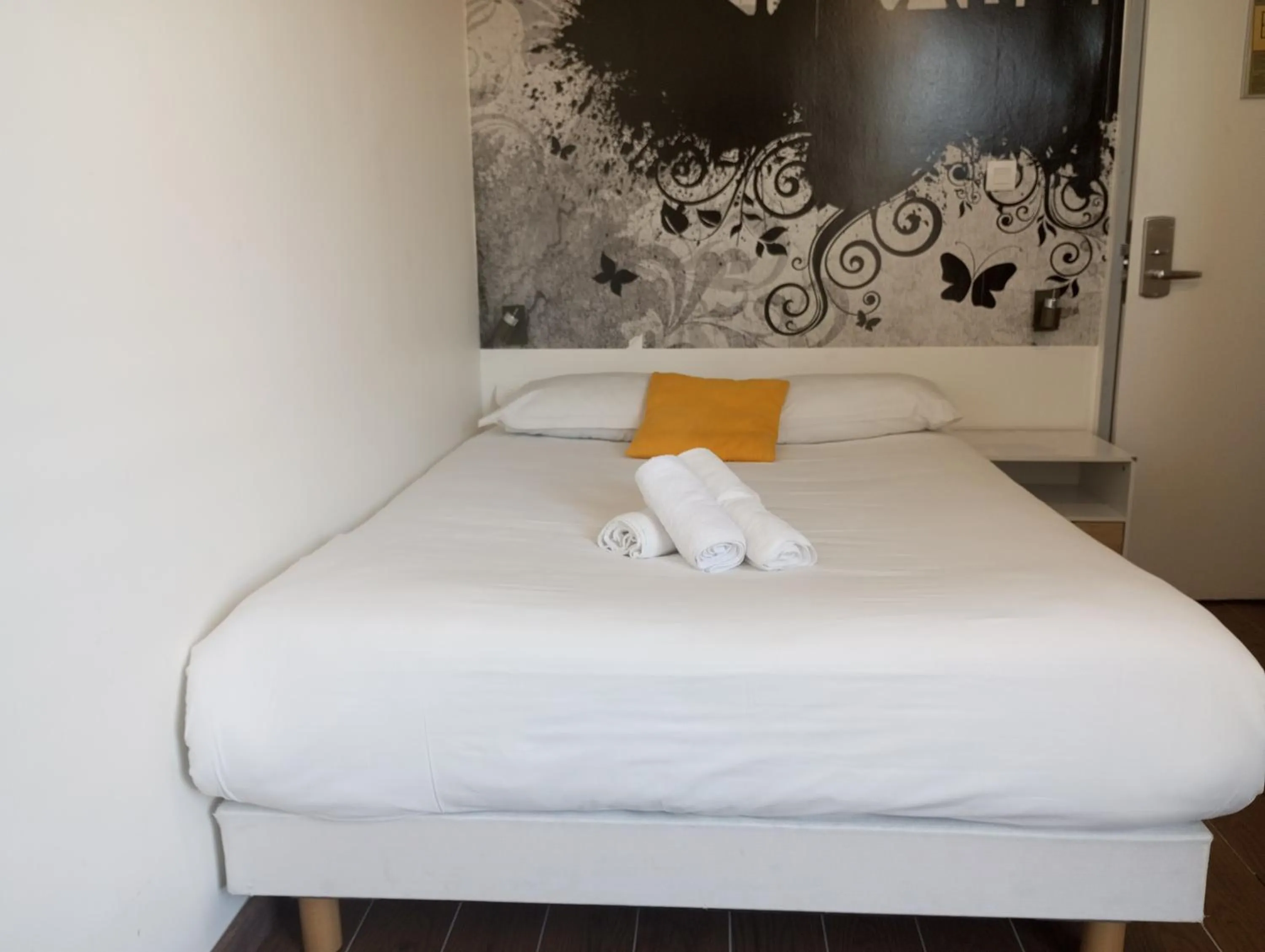 Arty Paris Porte de Versailles by River