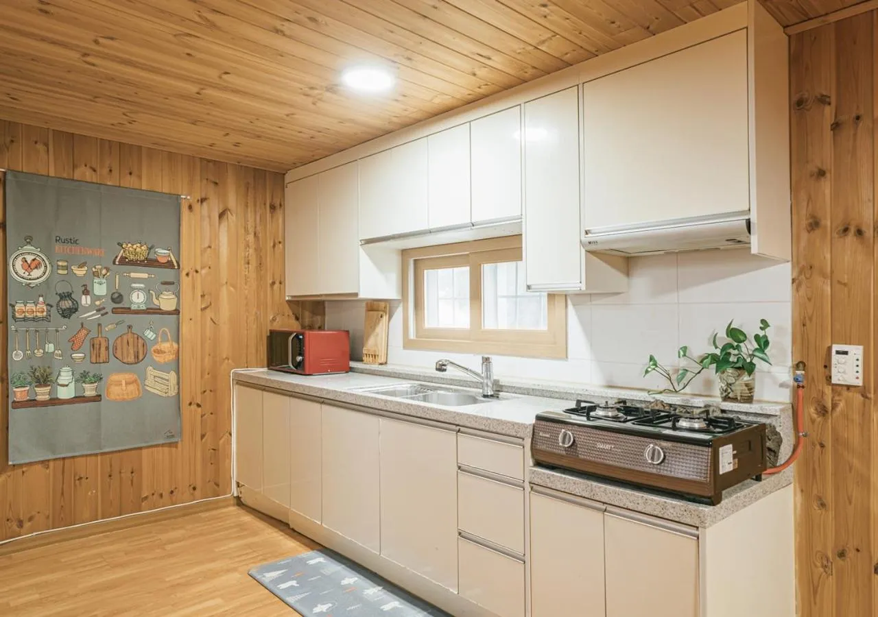 Jeju Haepoomdal Pension