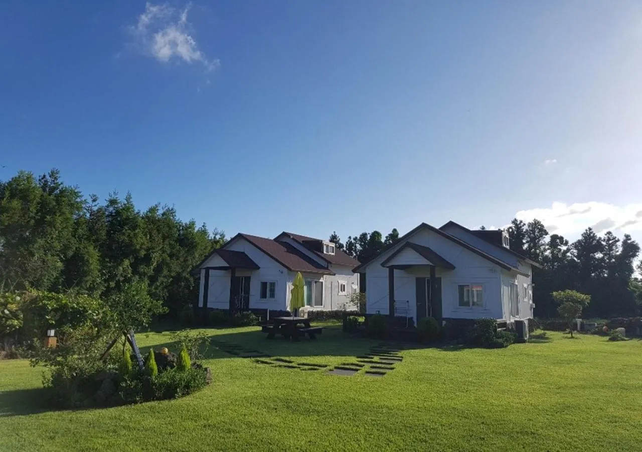 Property building in Jeju Haepoomdal Pension