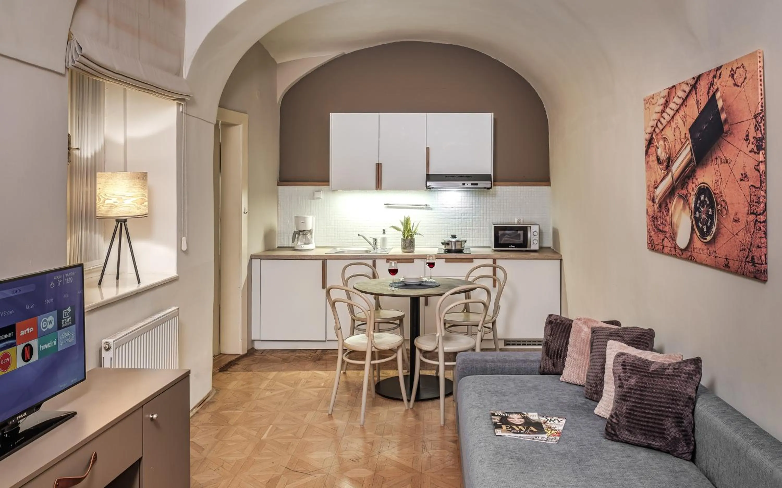 Kitchen or kitchenette in 6 Continents Apartments by Adrez