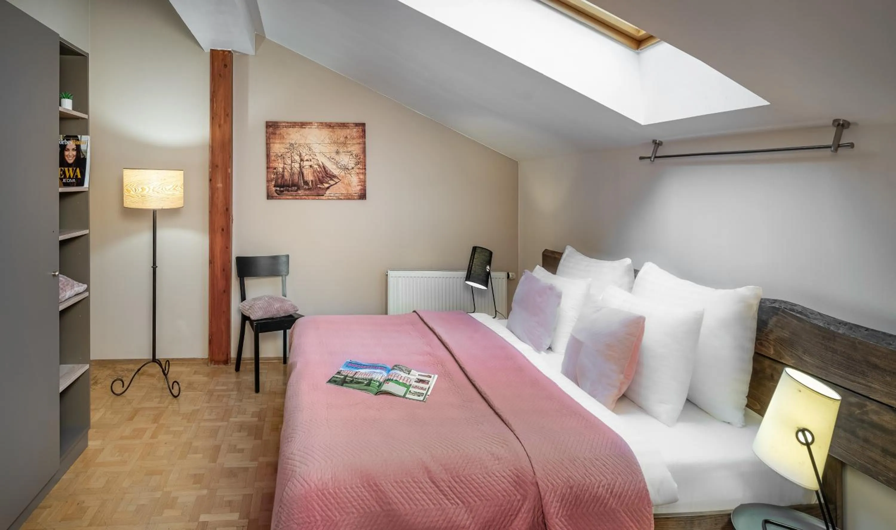 Bedroom, Bed in 6 Continents Apartments by Adrez