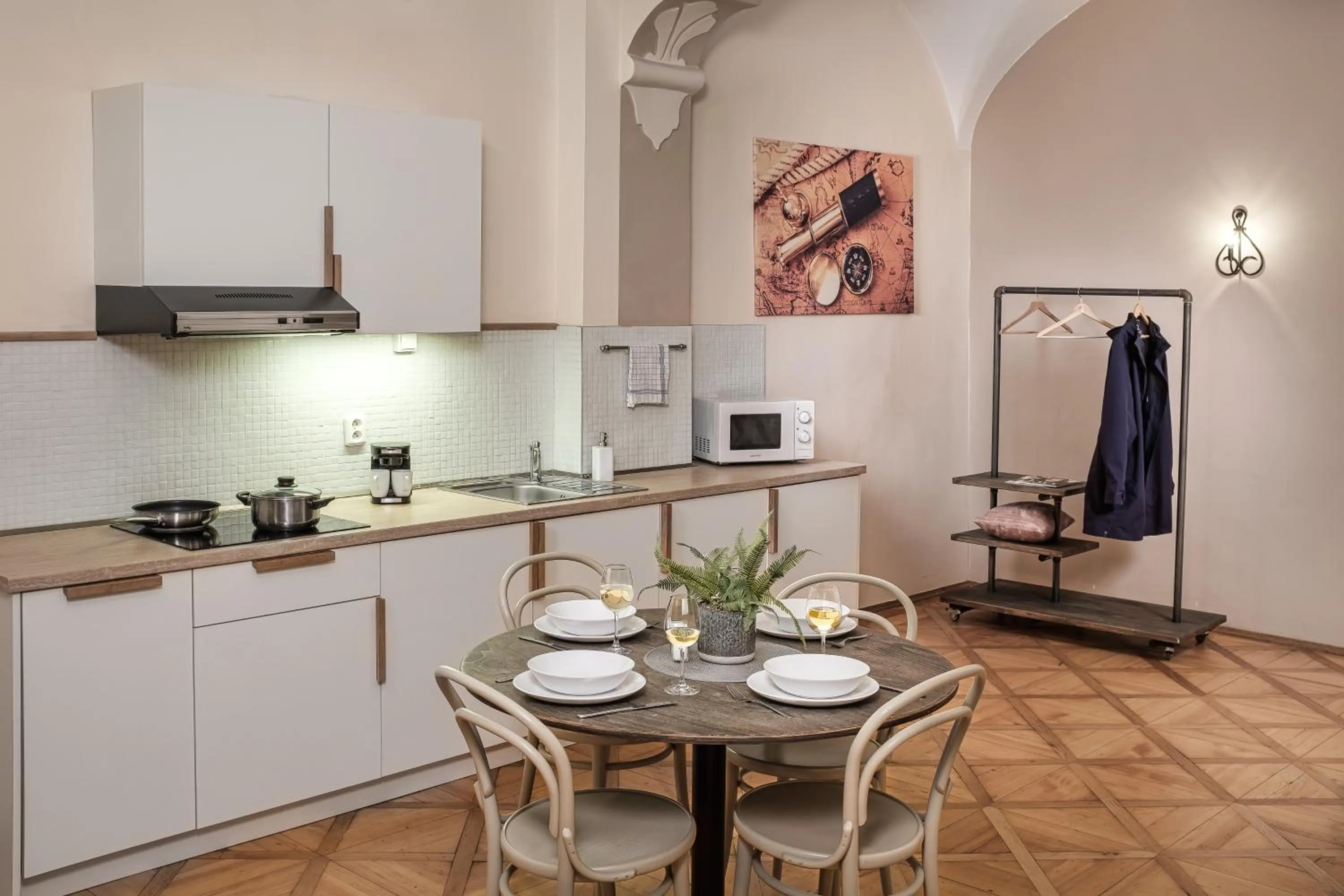 Kitchen or kitchenette in 6 Continents Apartments by Adrez