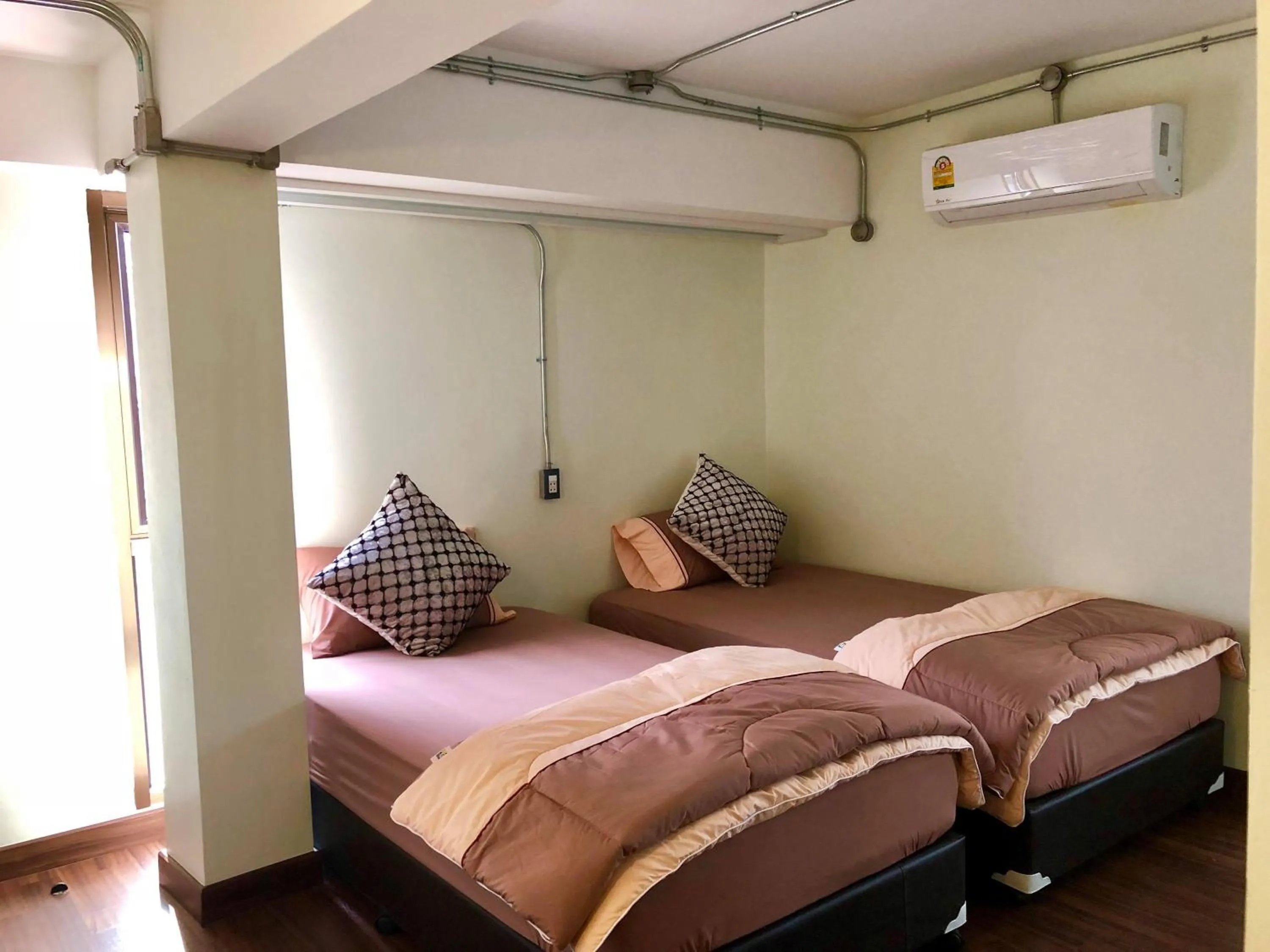 Bed in HP House Cafe'