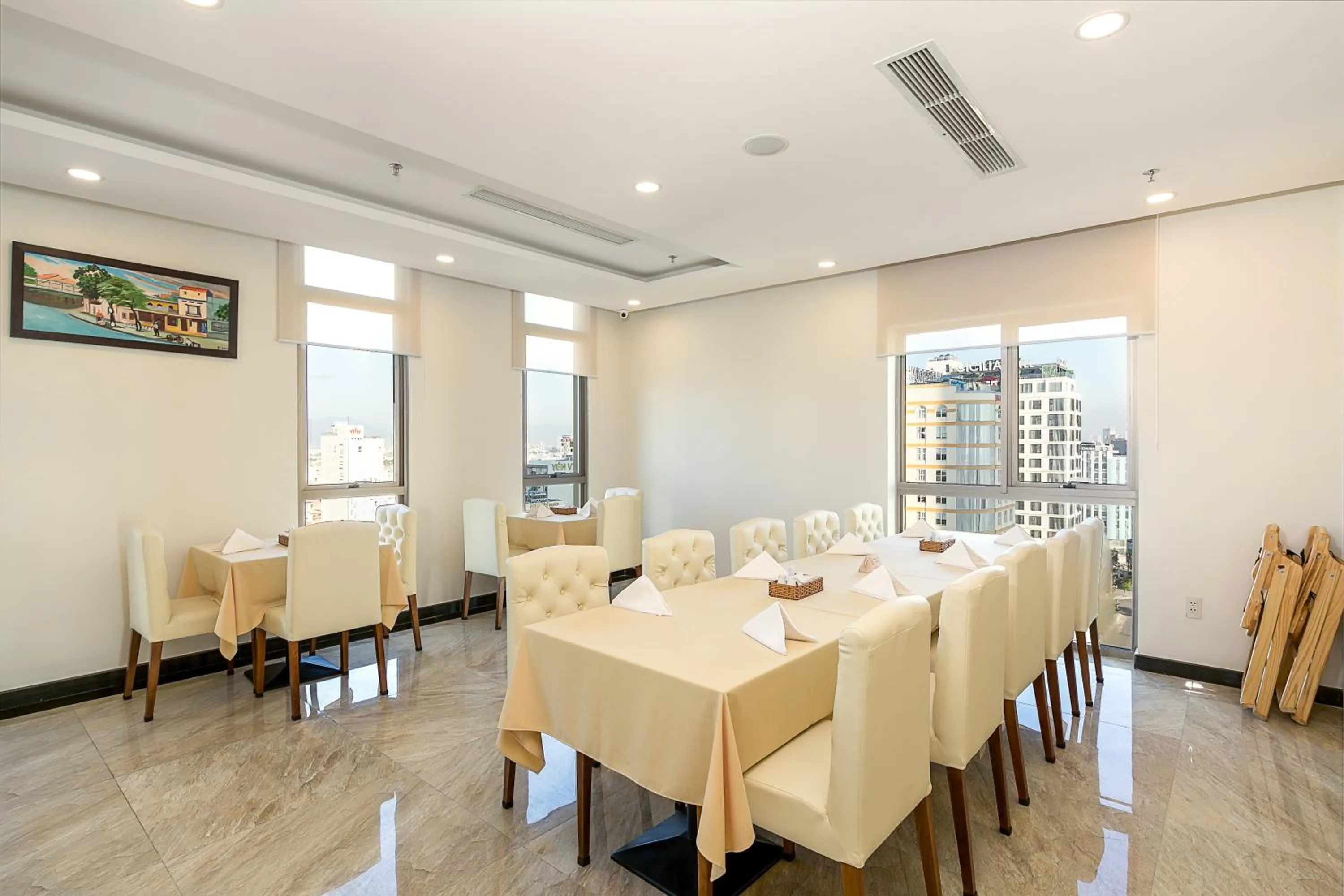 Restaurant/places to eat in Tamarind Danang Beach Hotel