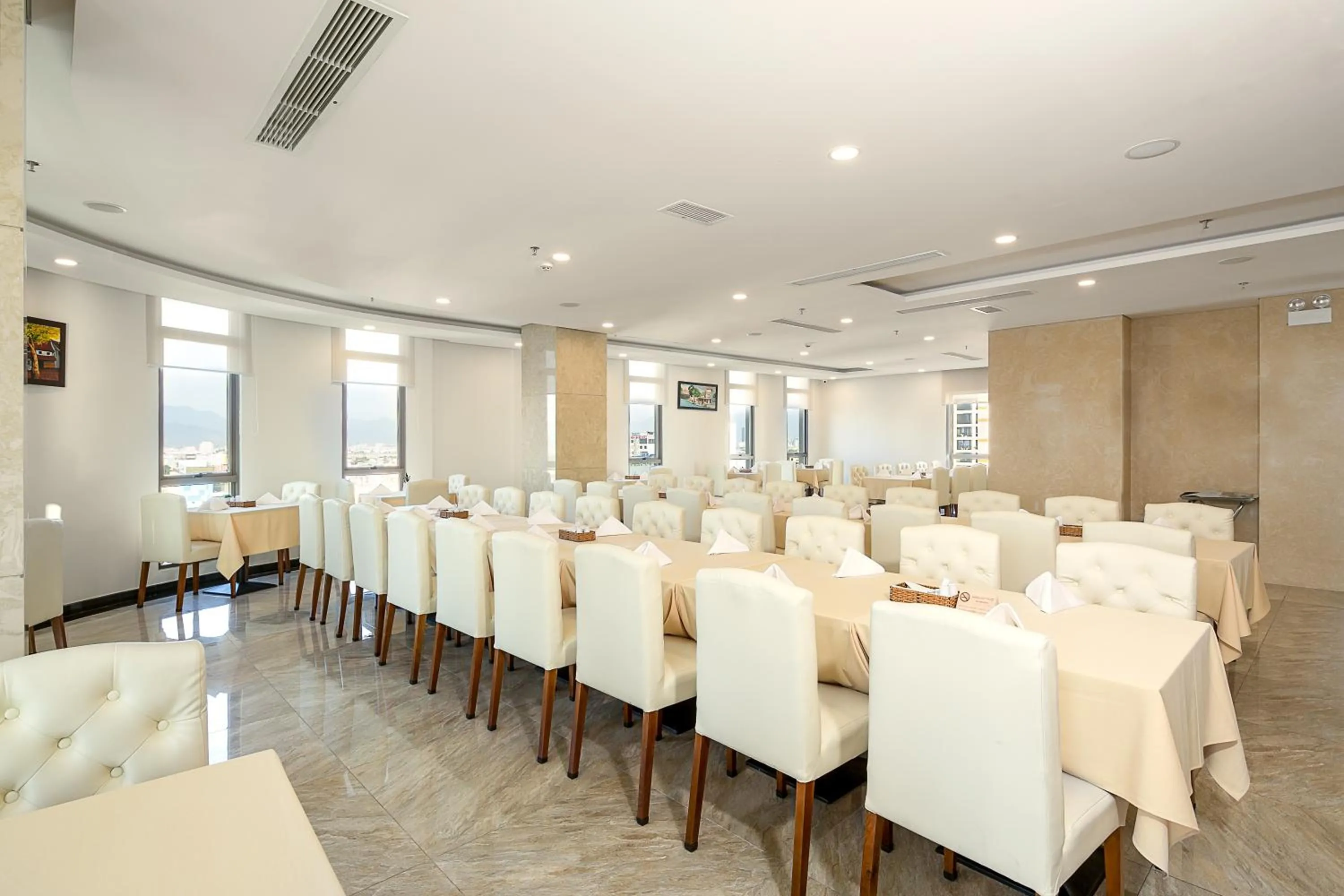 Restaurant/places to eat in Tamarind Danang Beach Hotel