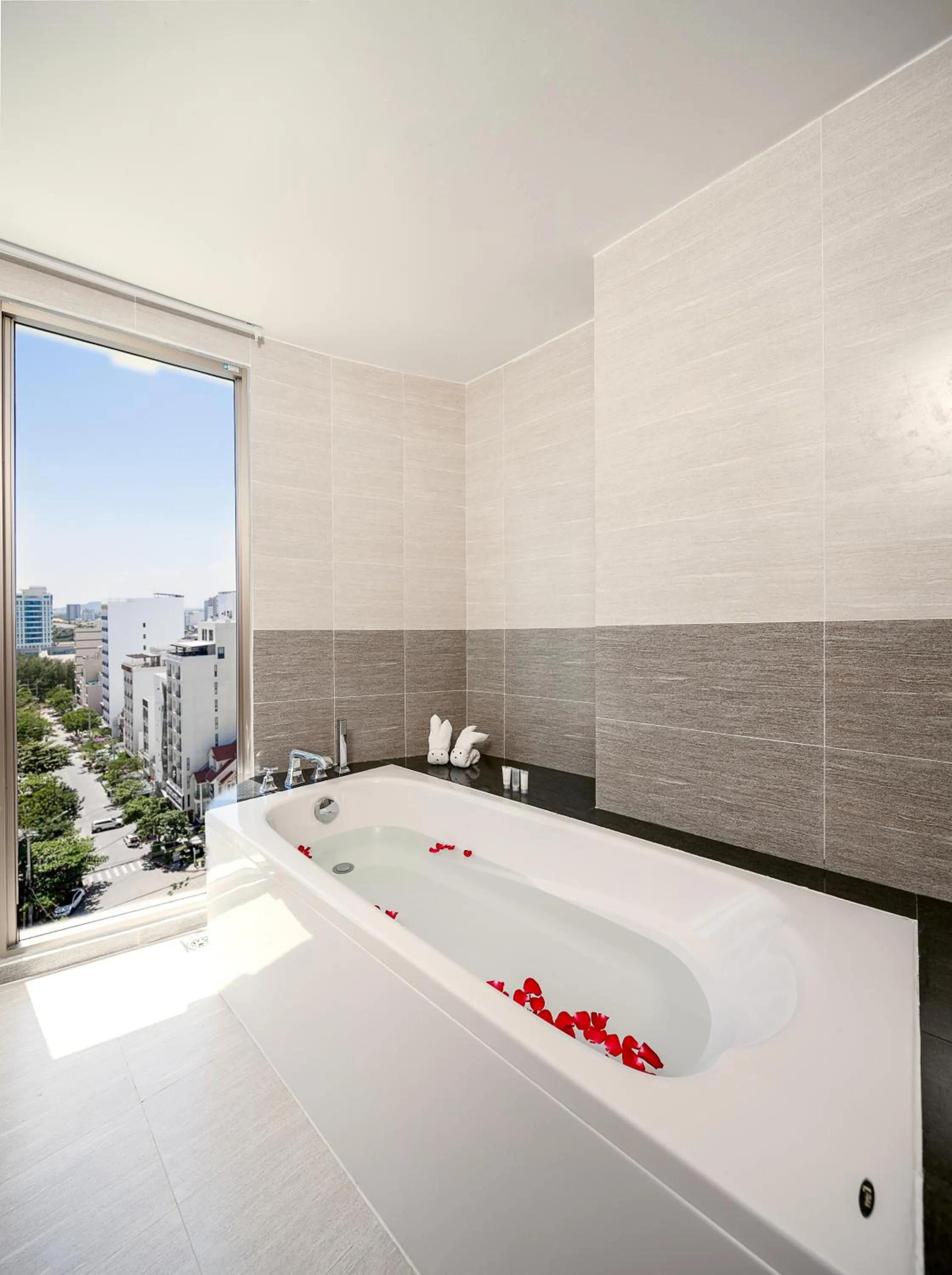 Bathroom in Tamarind Danang Beach Hotel