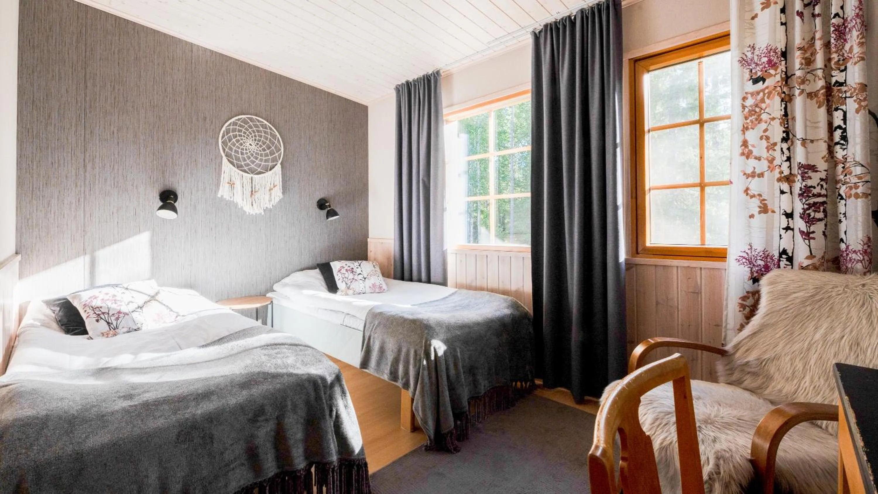 Bed in Isokenkäisten Klubi - Wilderness Lodge