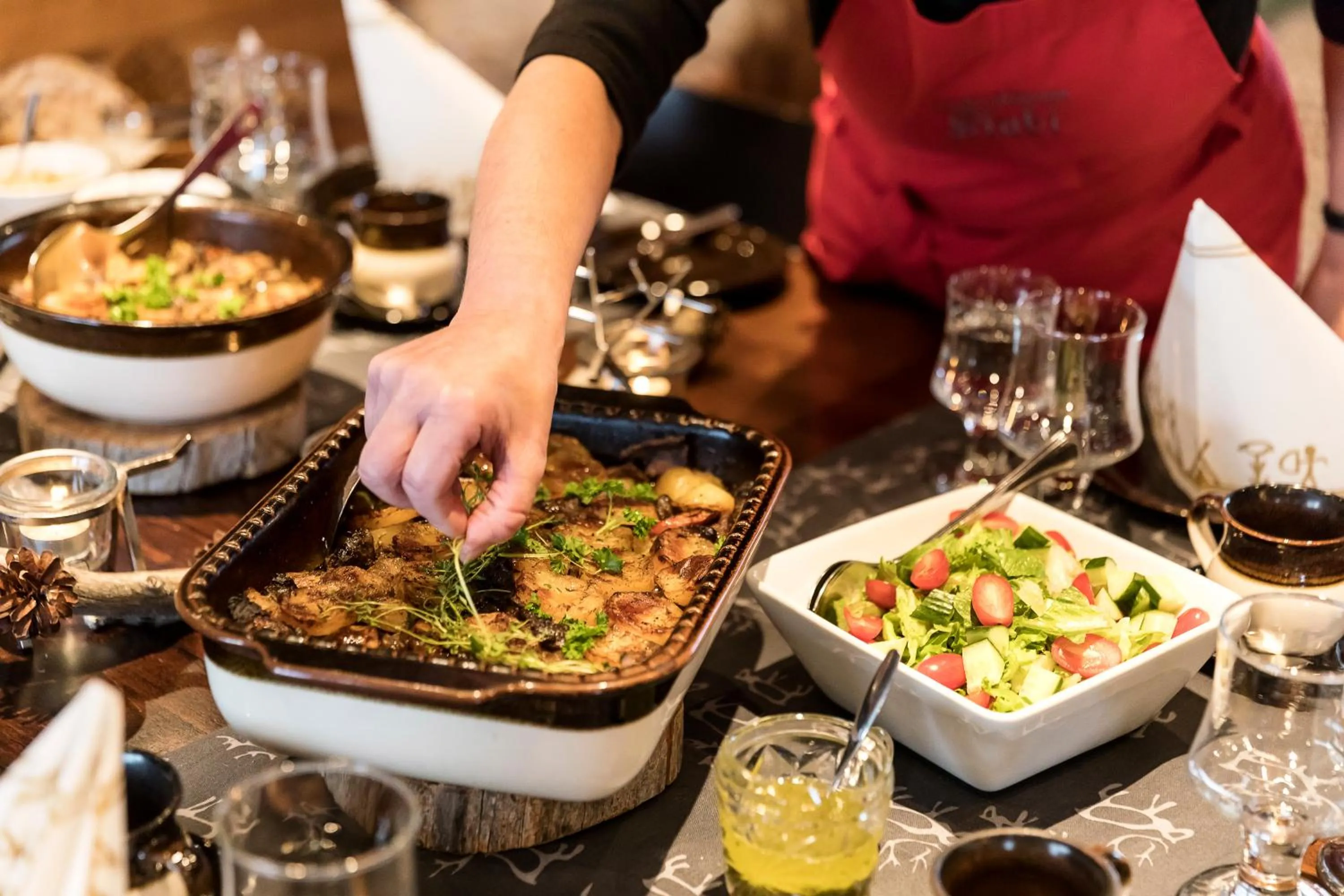 Isokenkäisten Klubi - Wilderness Lodge