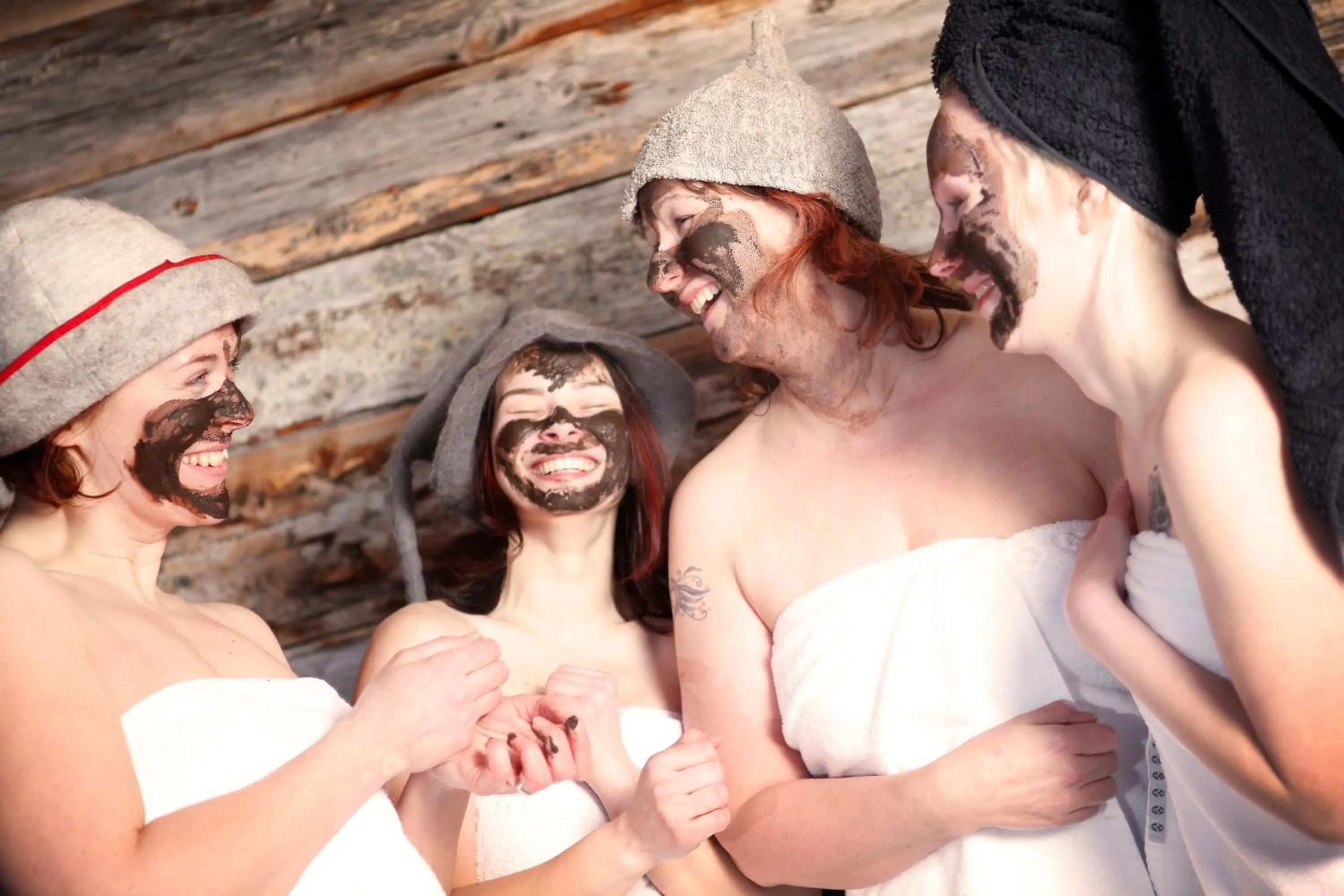 Isokenkäisten Klubi - Wilderness Lodge