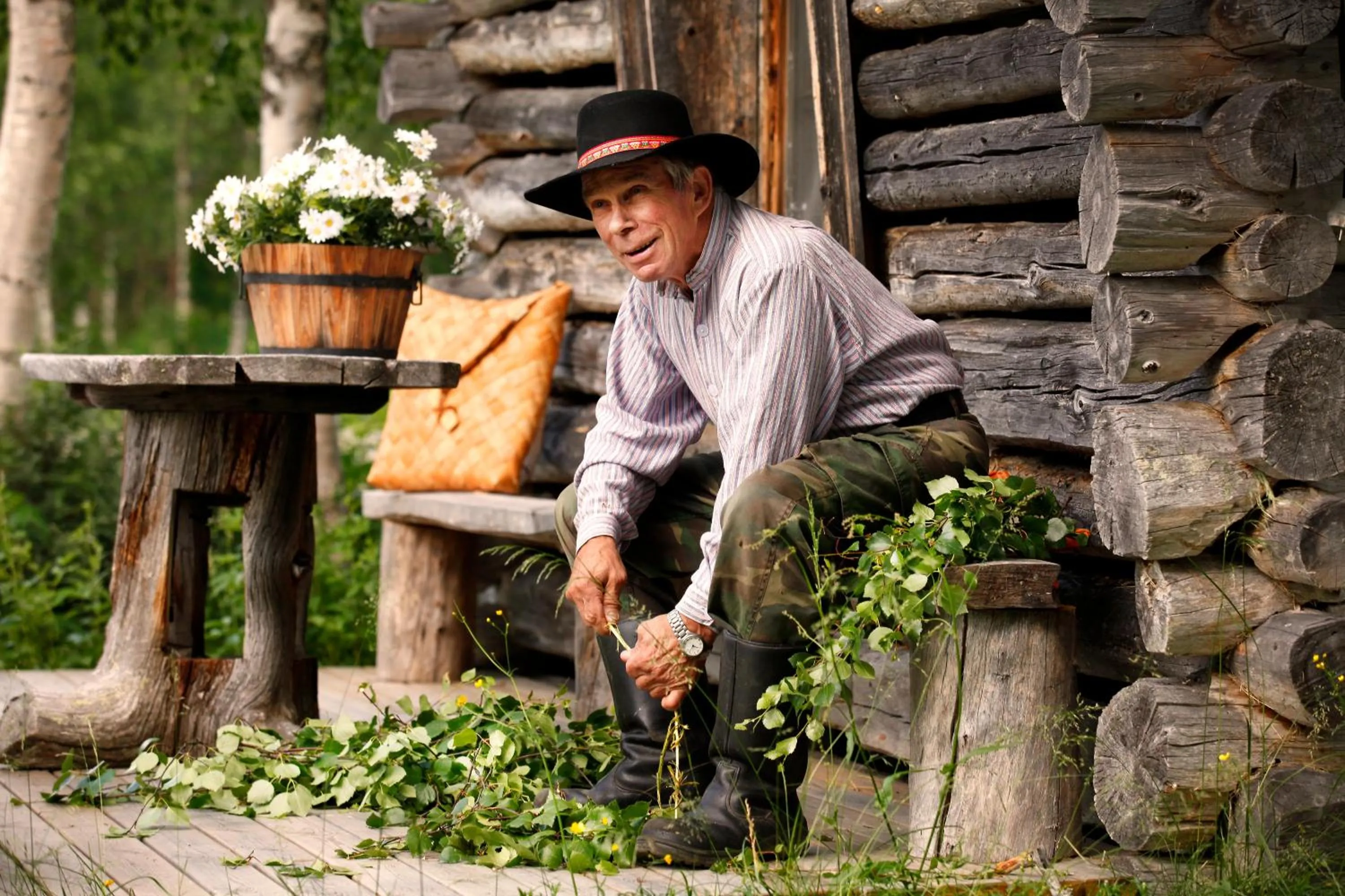 Isokenkäisten Klubi - Wilderness Lodge