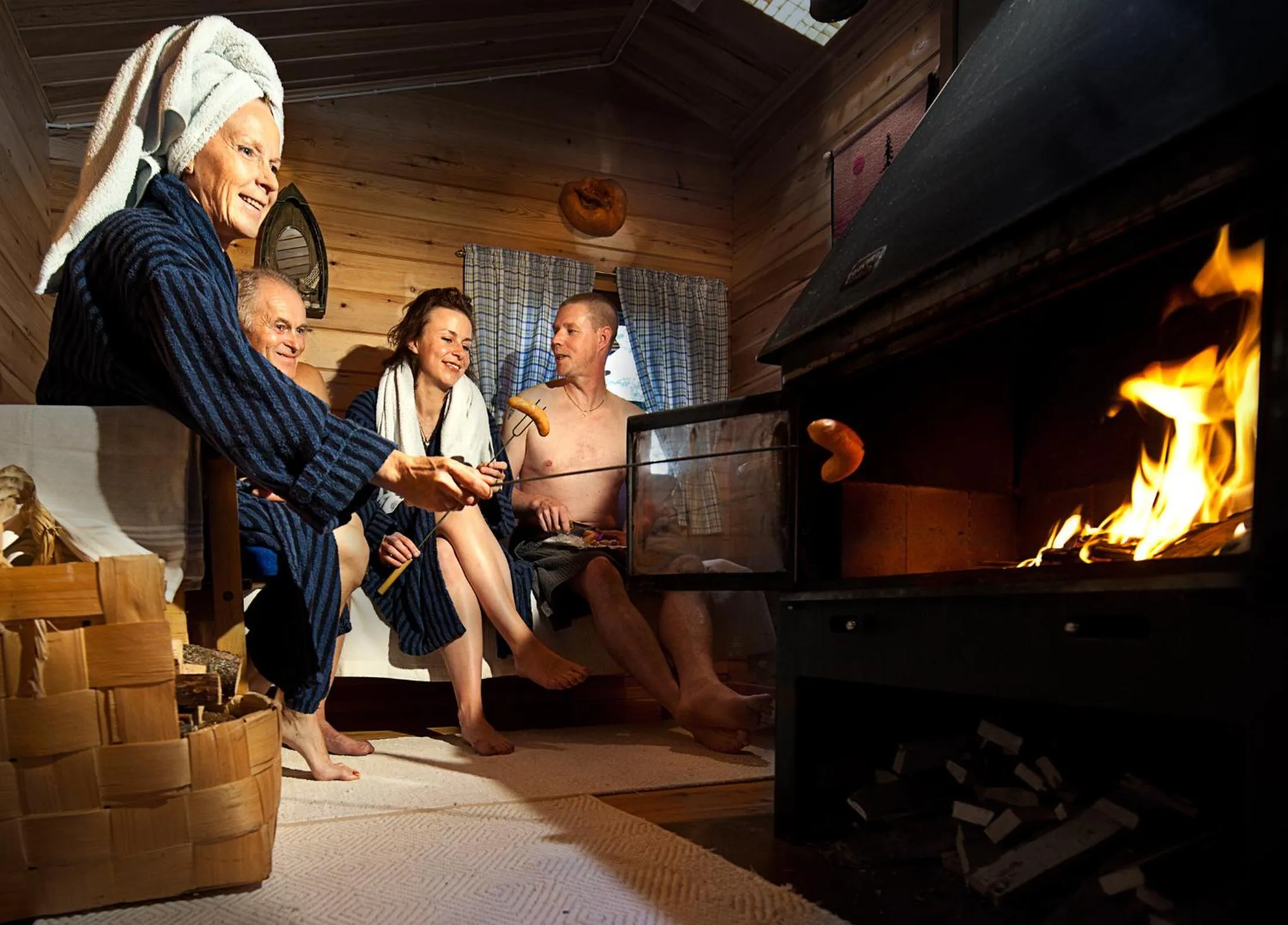 Isokenkäisten Klubi - Wilderness Lodge