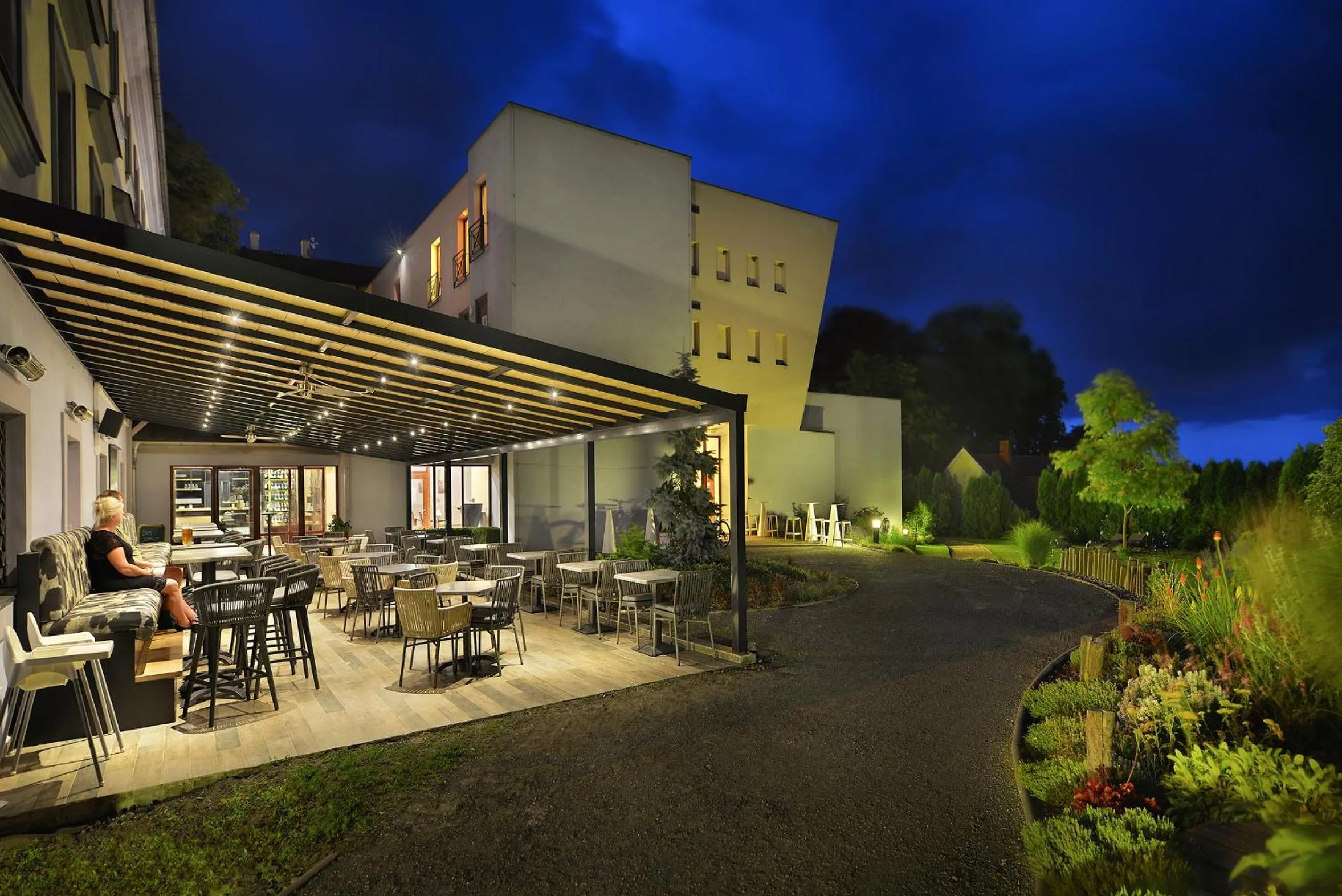 Maxmilian Lifestyle Resort