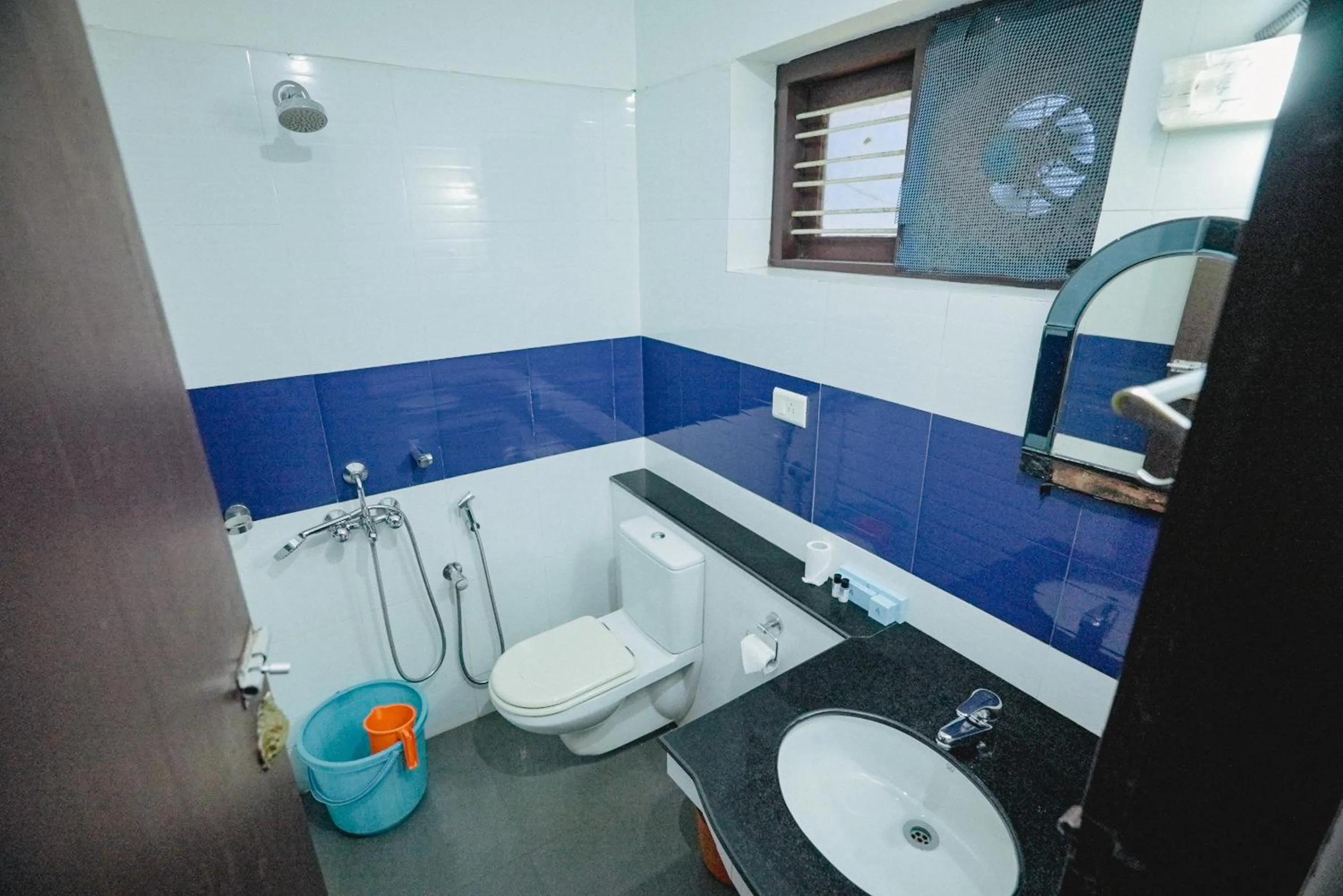 Shower in Raja Park Beach Resort