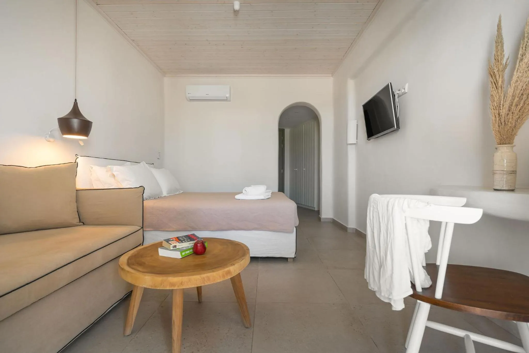 Living room, Bed in Melidron Hotel & Suites