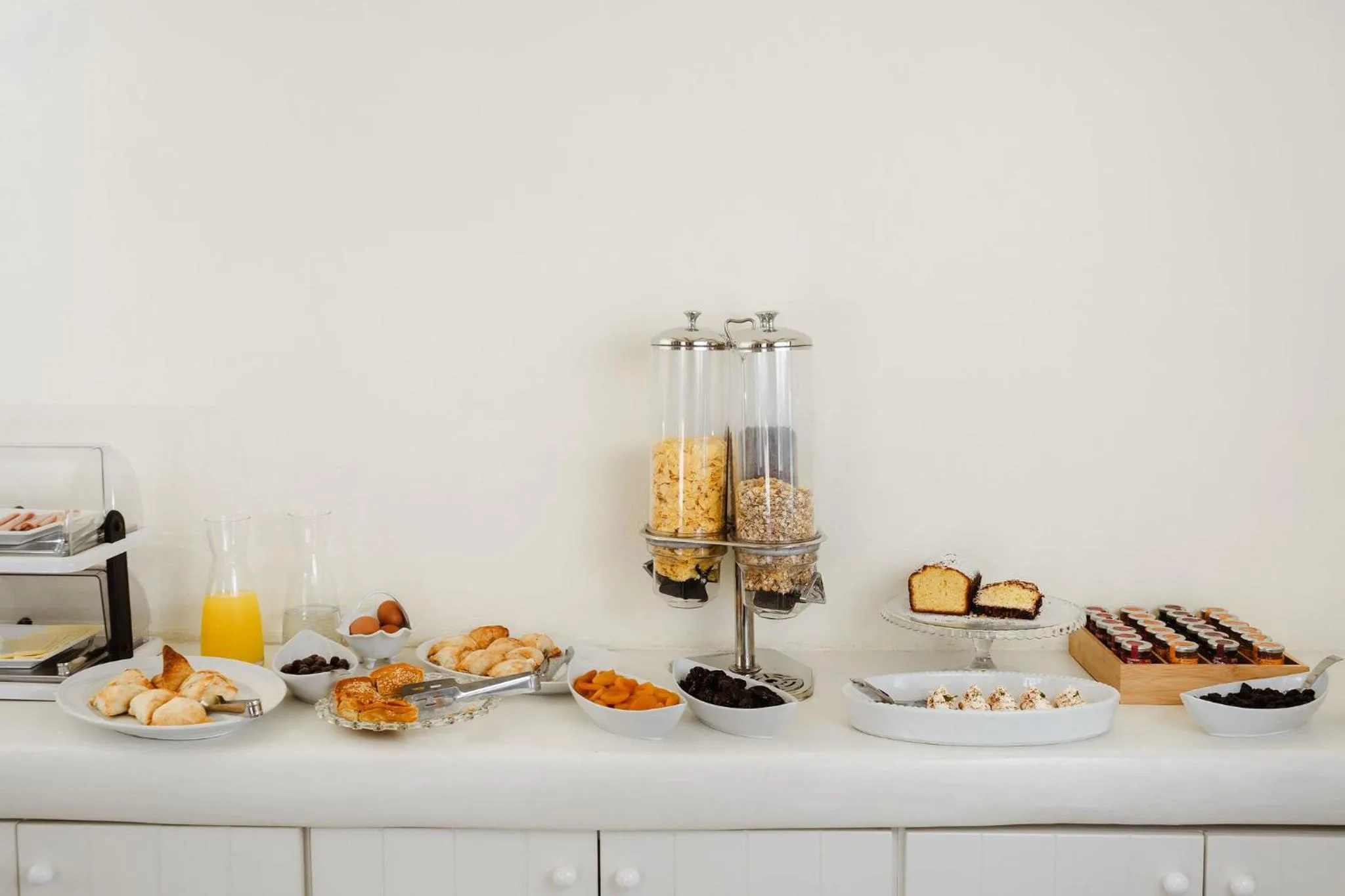 Food in Melidron Hotel & Suites